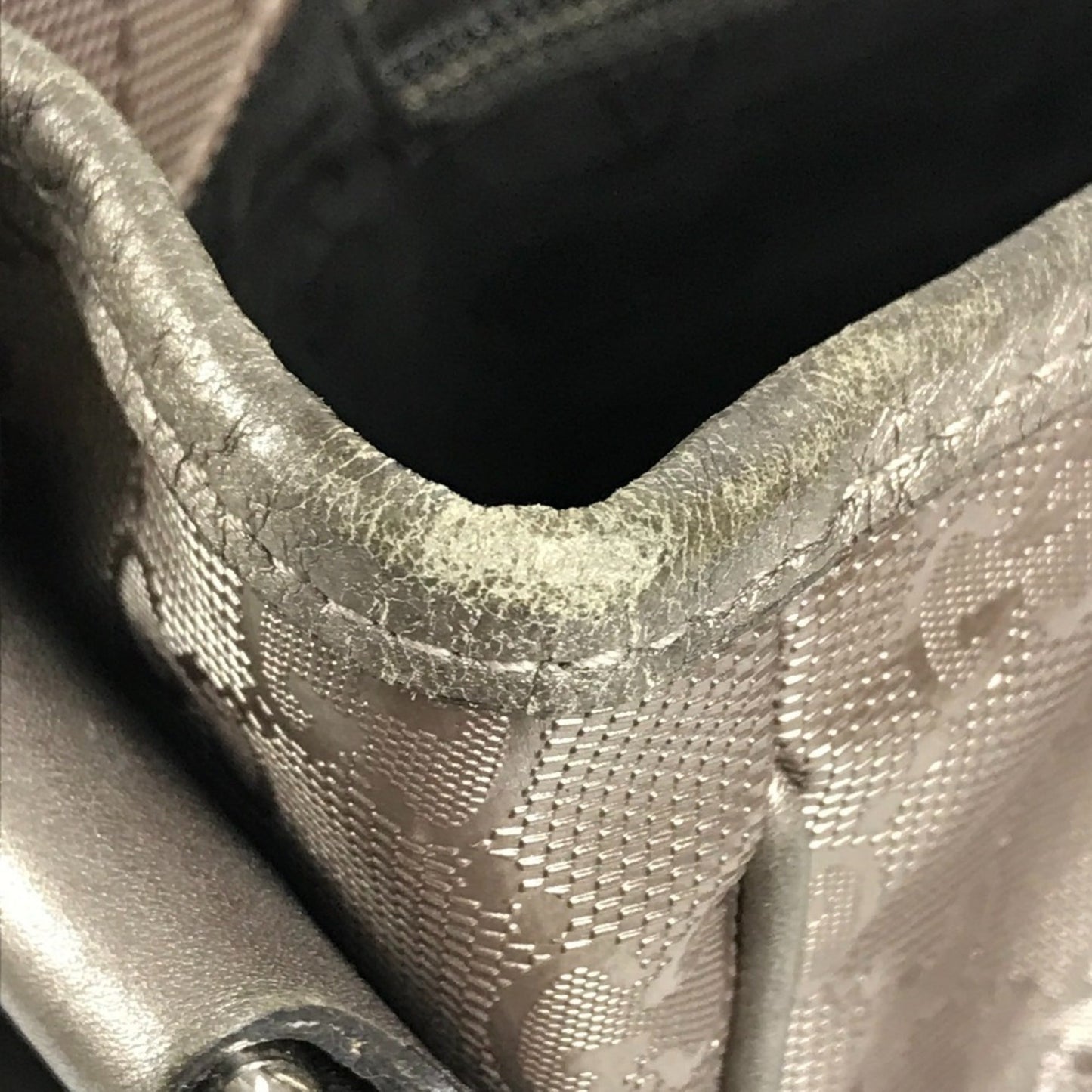 Gucci Metallic Gg ImprimÃ© Leather Messenger Bag Shoulder Bag ( )