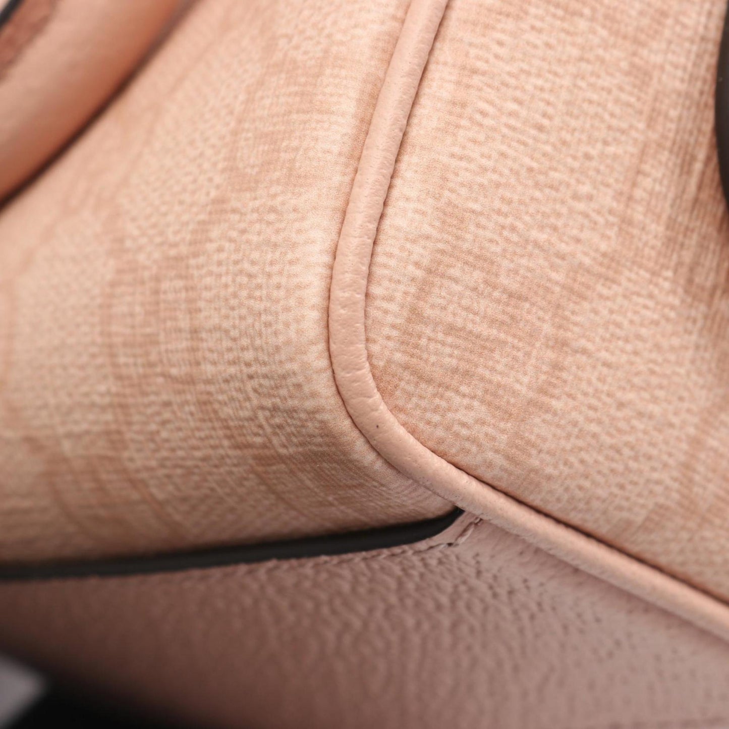 Gucci Pink Gg Supreme Leather Handbag ( )