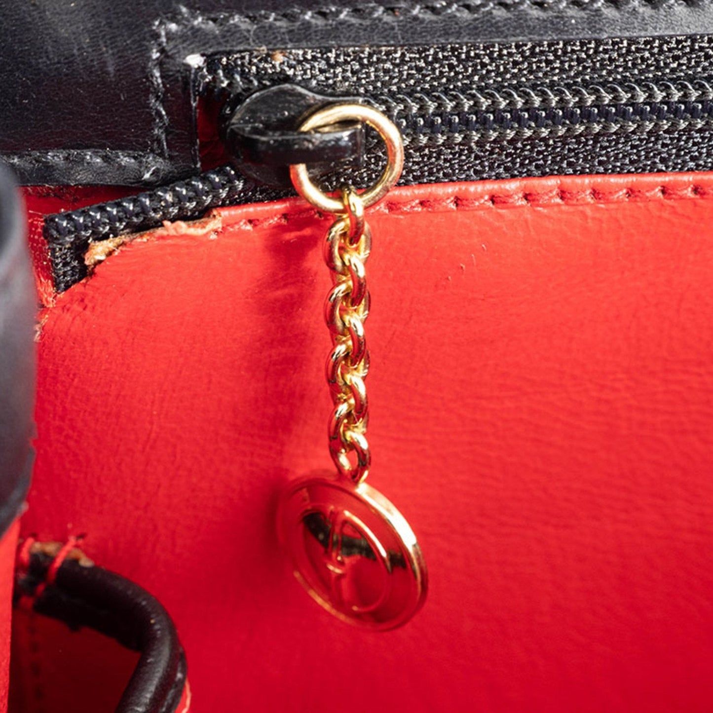 Gucci Black Leather Handbag ( )