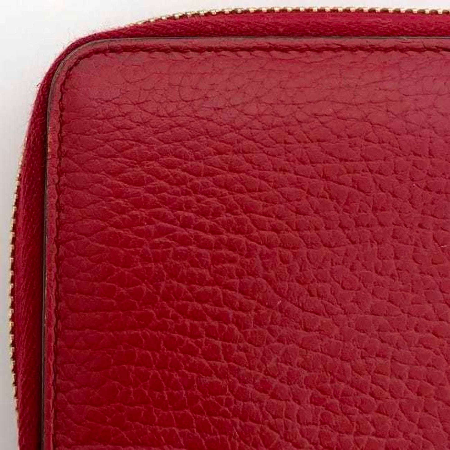 Gucci Red Color Leather Wallet (Bi-Fold) ( )