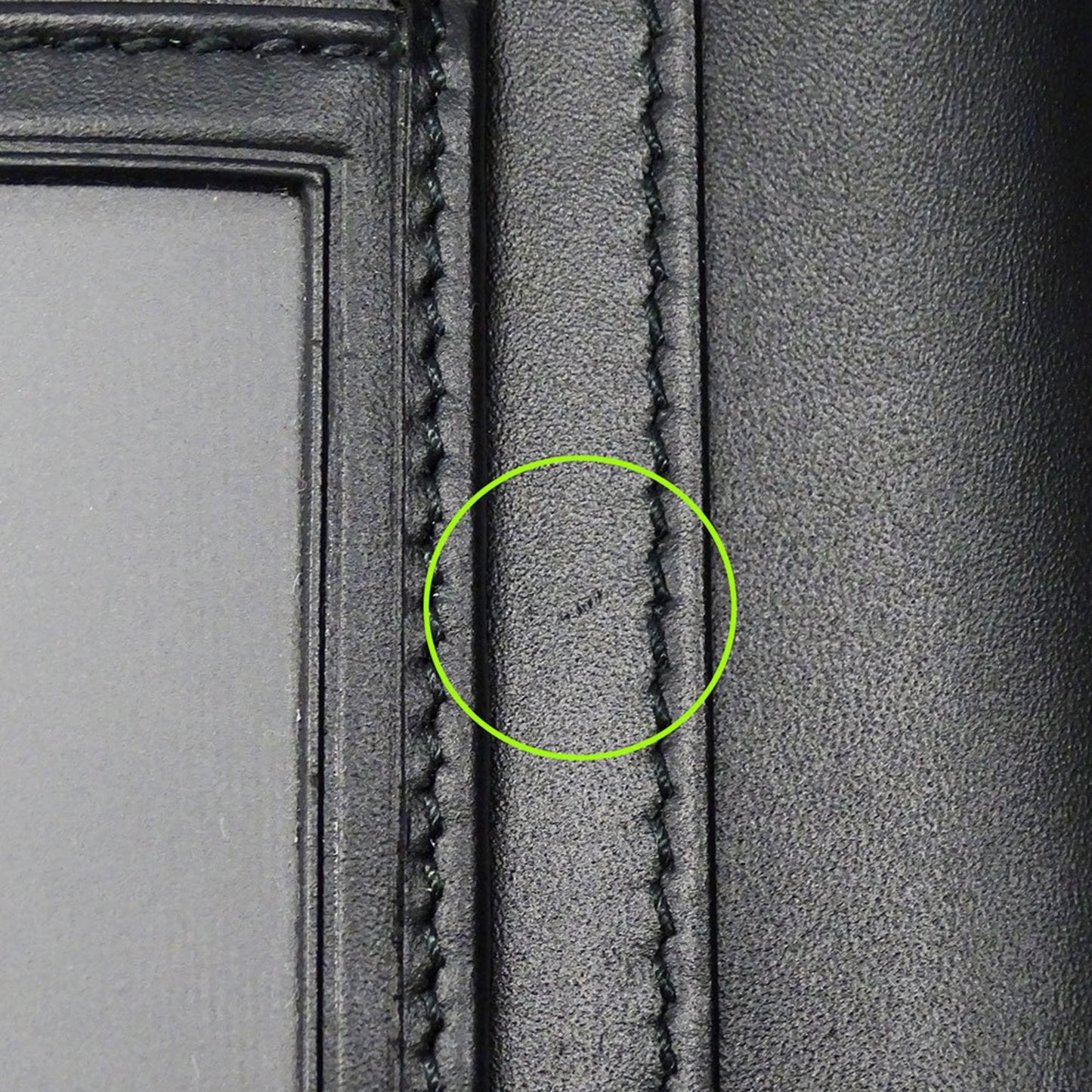 Gucci Black Leather Long Wallet (Bi-Fold) ( )