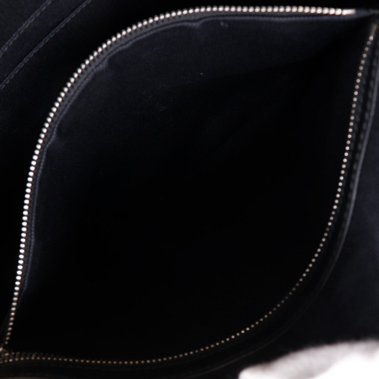 Gucci Black Gg Supreme Messenger Bag Shoulder Bag ( )