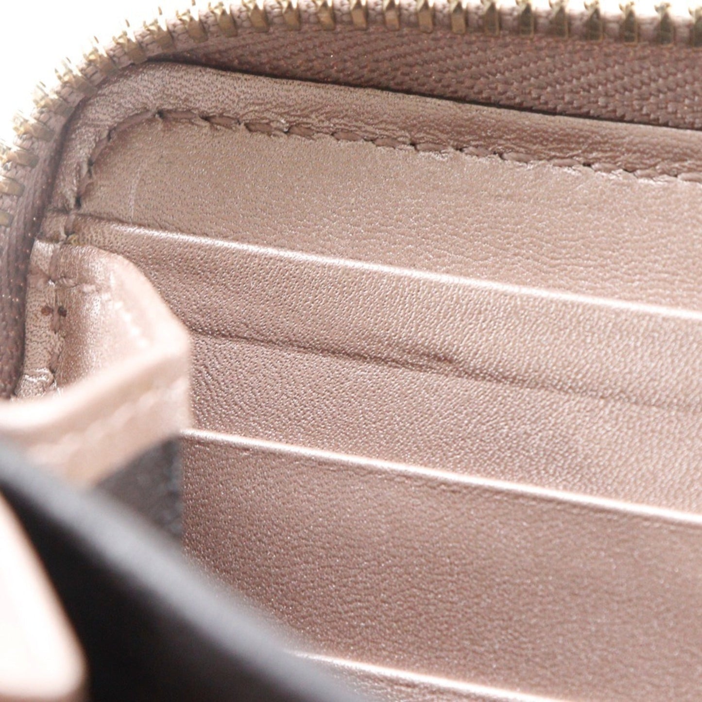 Gucci Pink Gg Leather Long Wallet (Bi-Fold) ( )