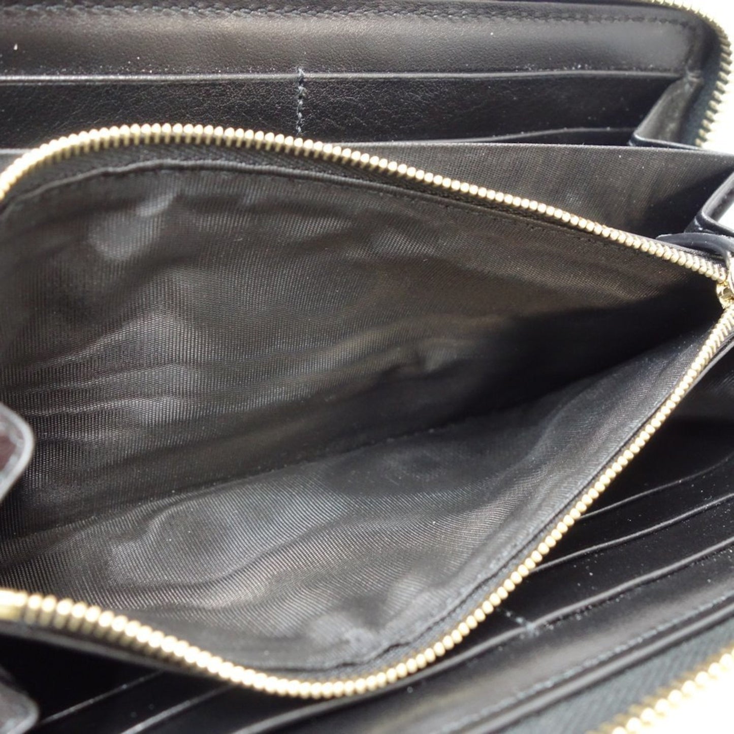 Gucci Black Leather Long Wallet (Bi-Fold) ( )