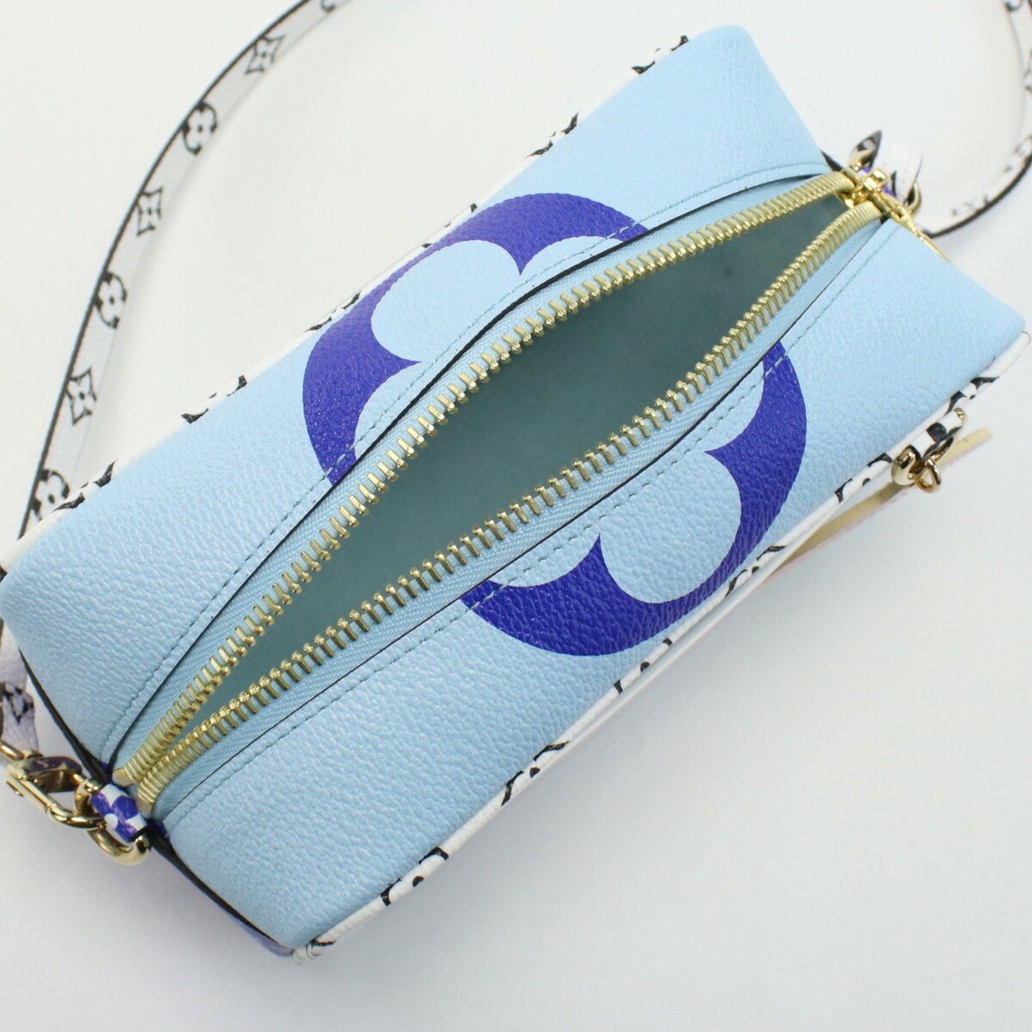 LOUIS VUITTON Beach Pouch Resort Okinawa M44722 PVC Unisex