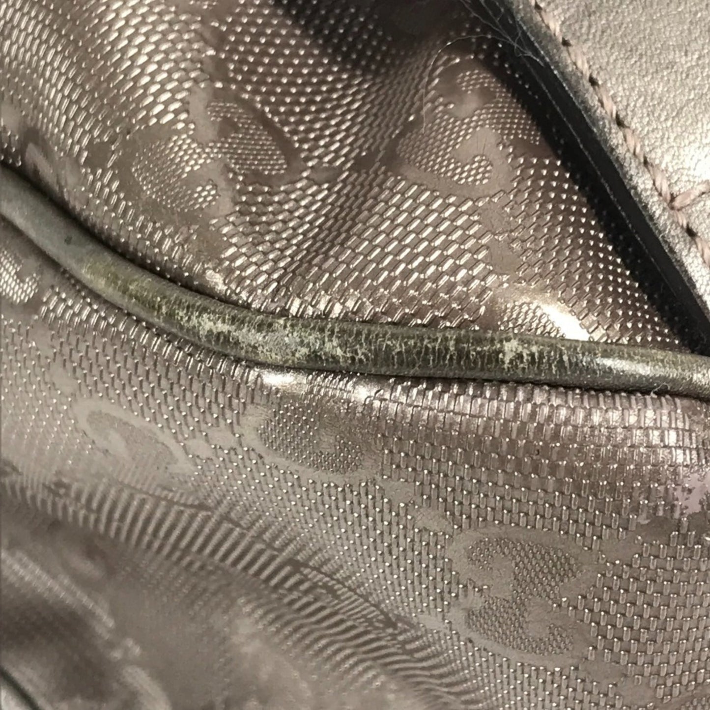 Gucci Metallic Gg ImprimÃ© Leather Messenger Bag Shoulder Bag ( )