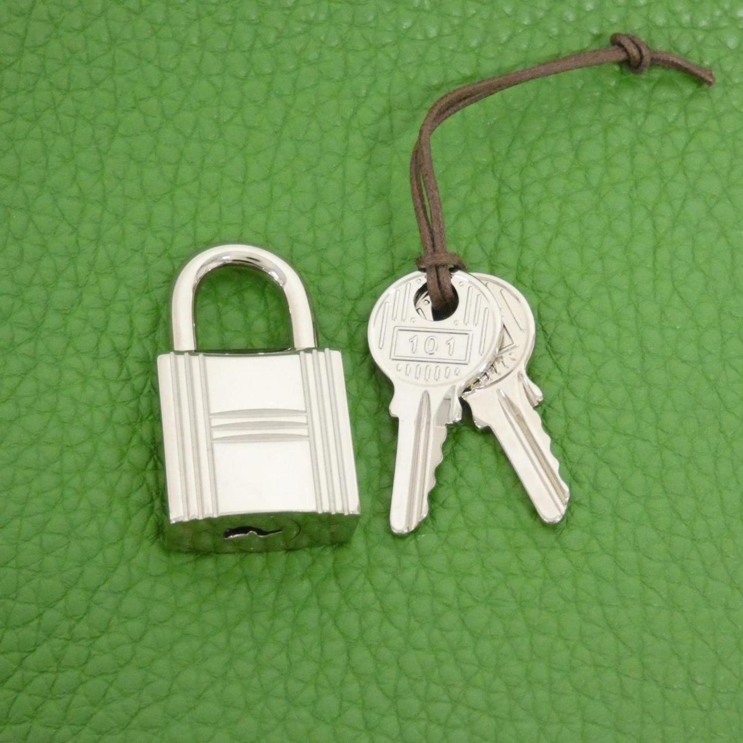 Hermes Picotin Vert Taurillon Clemence Leather Handbag ( )
