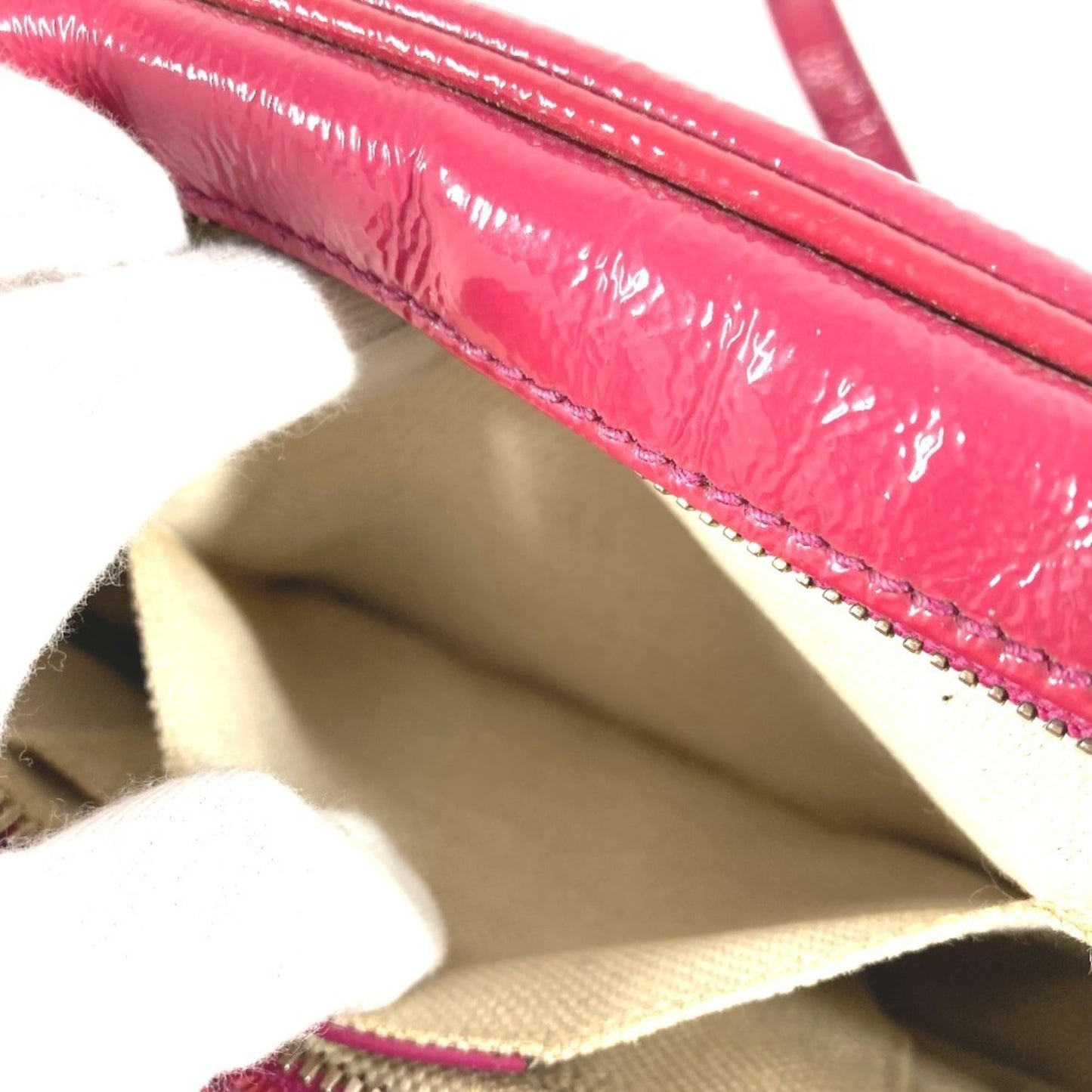 Gucci Soho Purple Patent Leather Pochette Shoulder Bag ( )