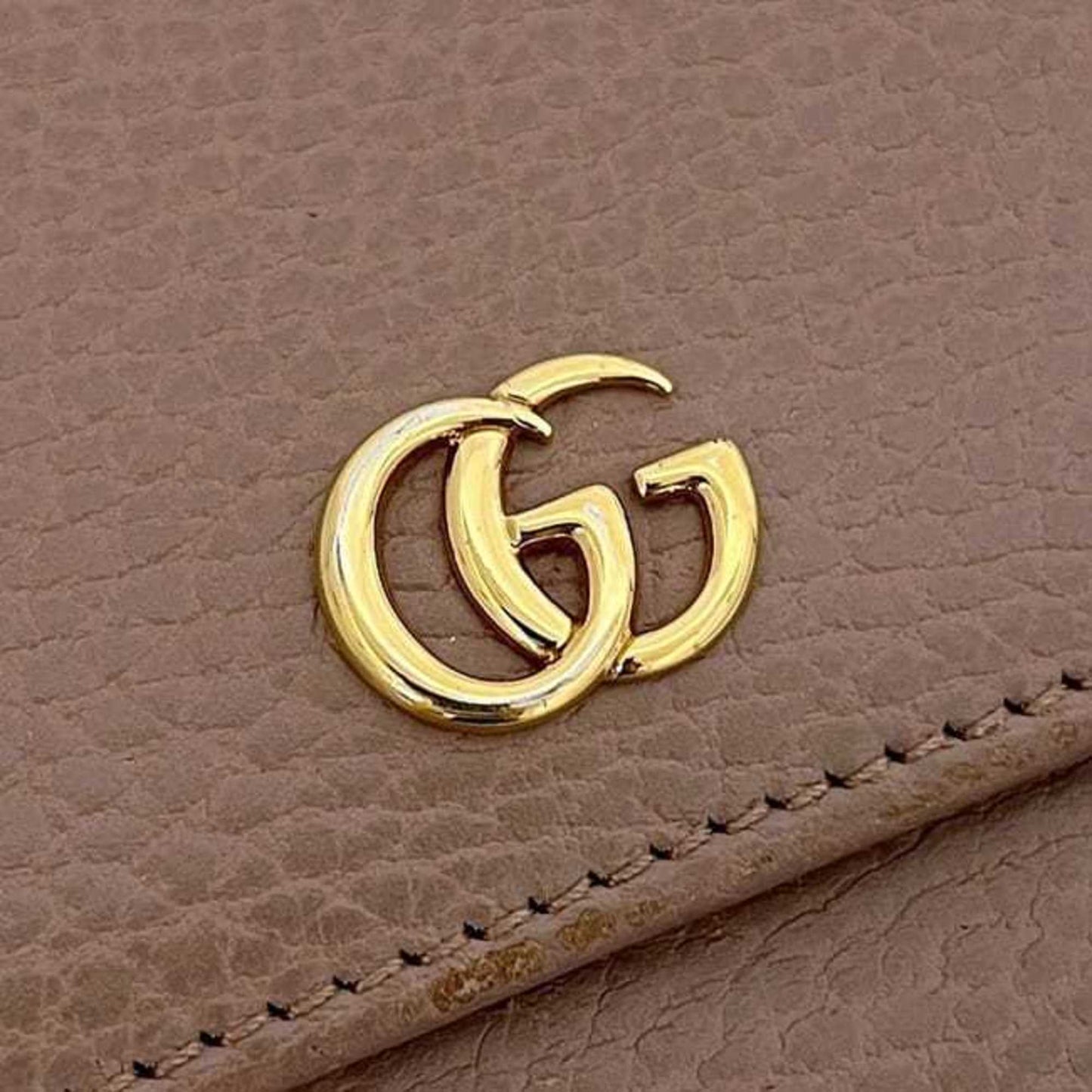 Gucci Pink Beige Leather Long Wallet (Bi-Fold) ( )