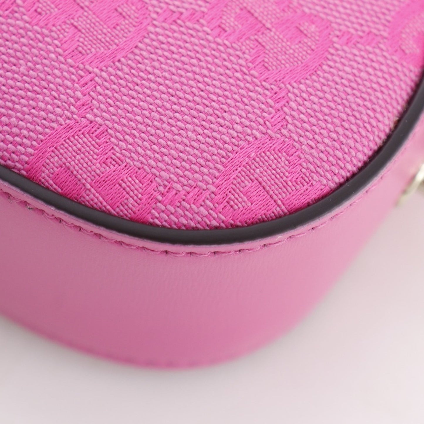 Gucci Pink Gg Canvas Shoulder Bag ( )