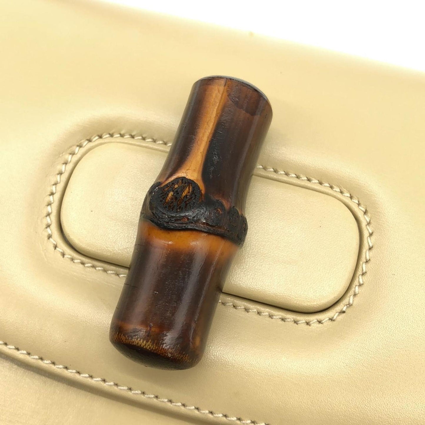 Gucci Ivory Leather Handbag ( )