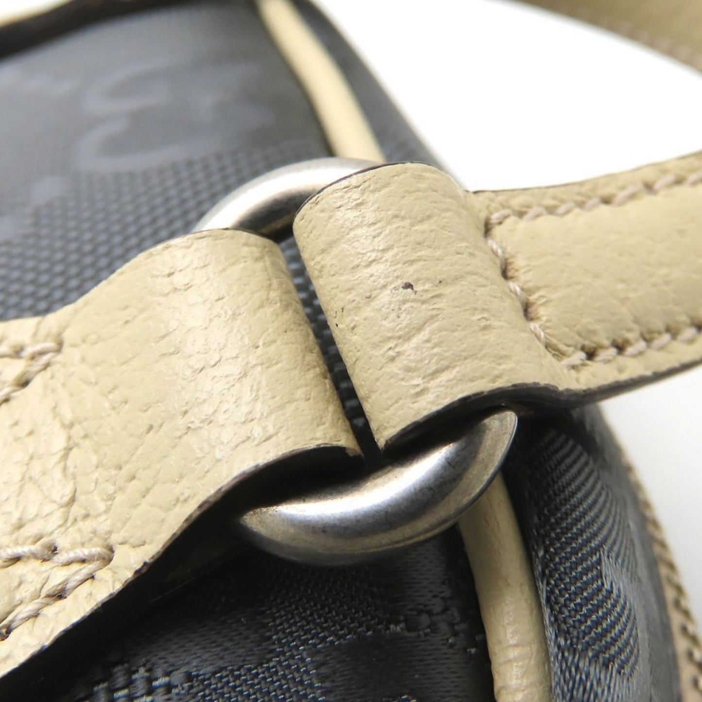Gucci Beige Gray Nylon Leather Shoulder Bag ( )