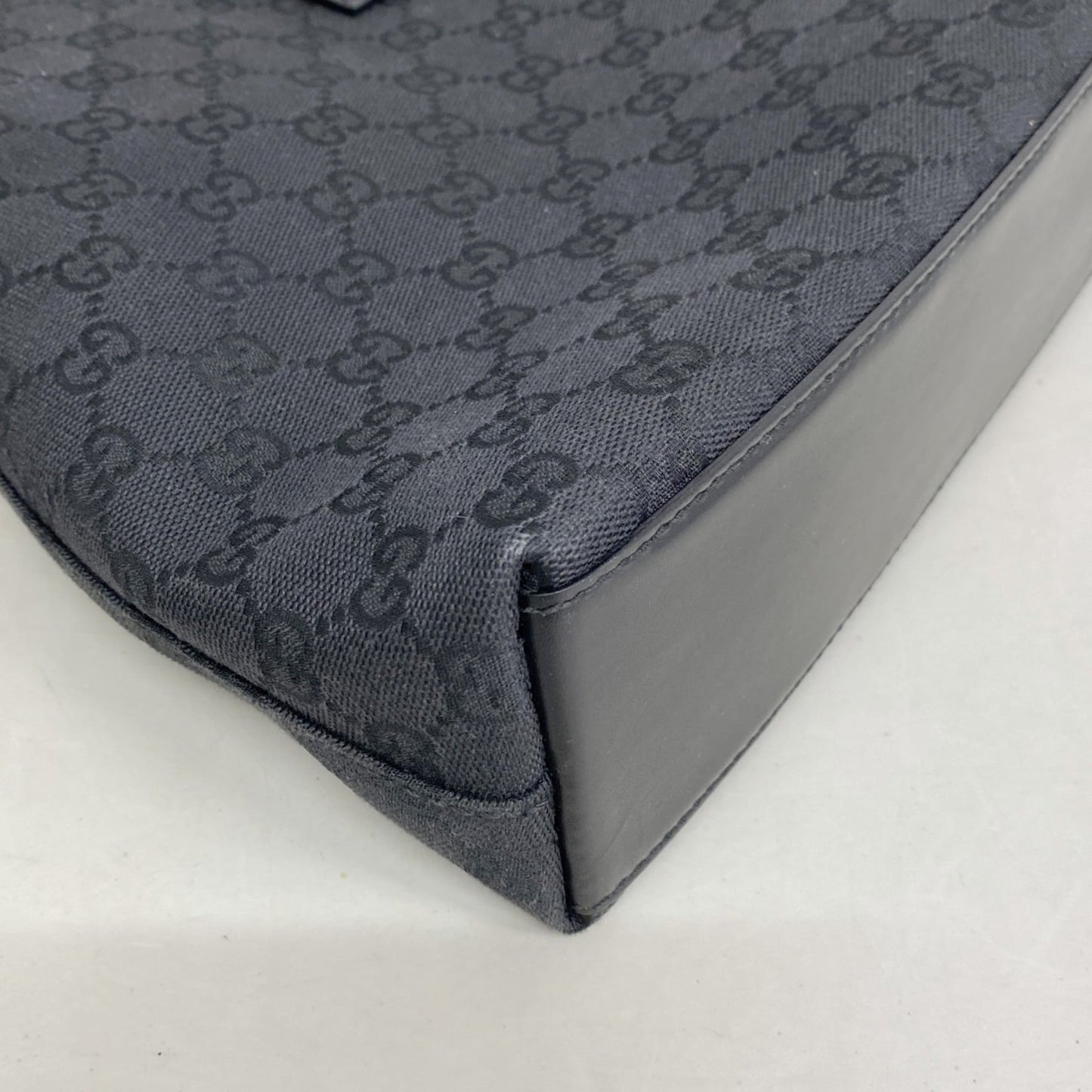 Gucci Black Gg Canvas Shoulder Bag ( )
