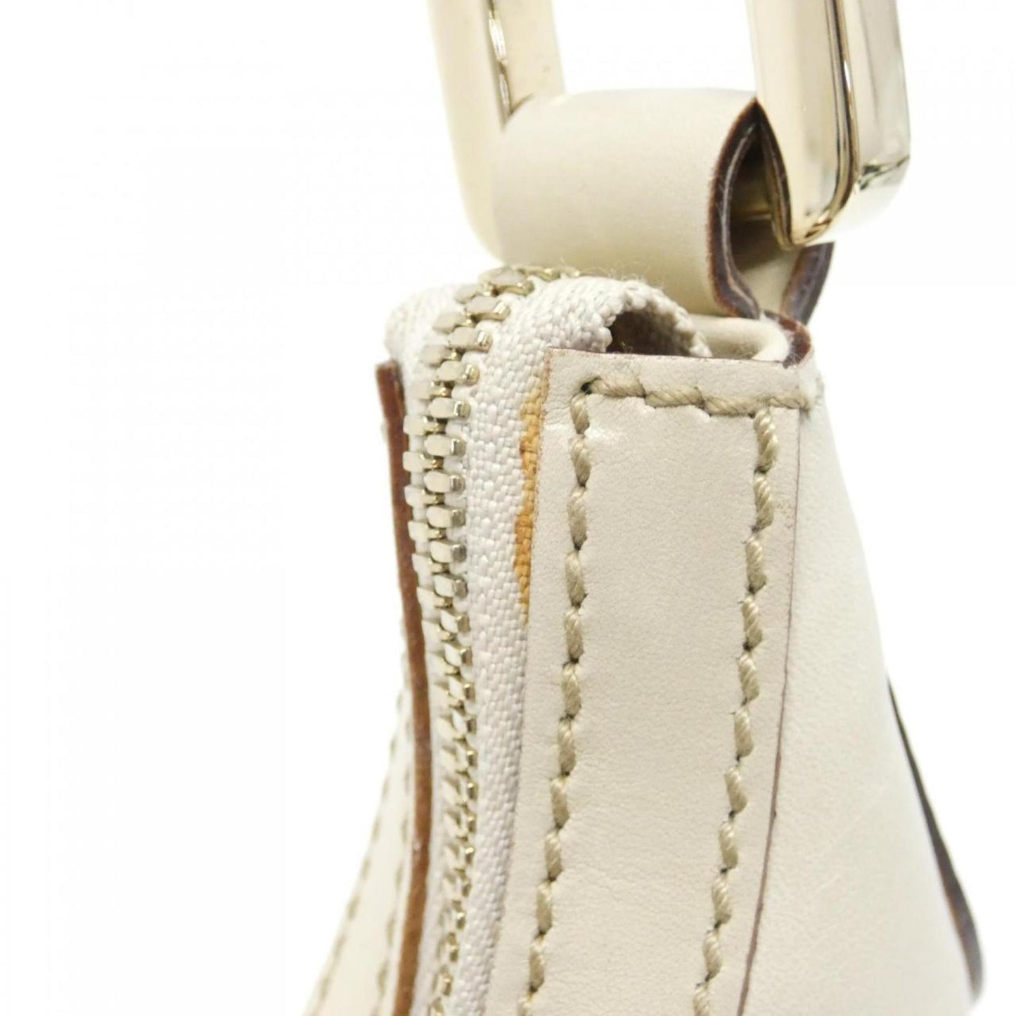 Gucci Ivory Leather Shoulder Bag ( )