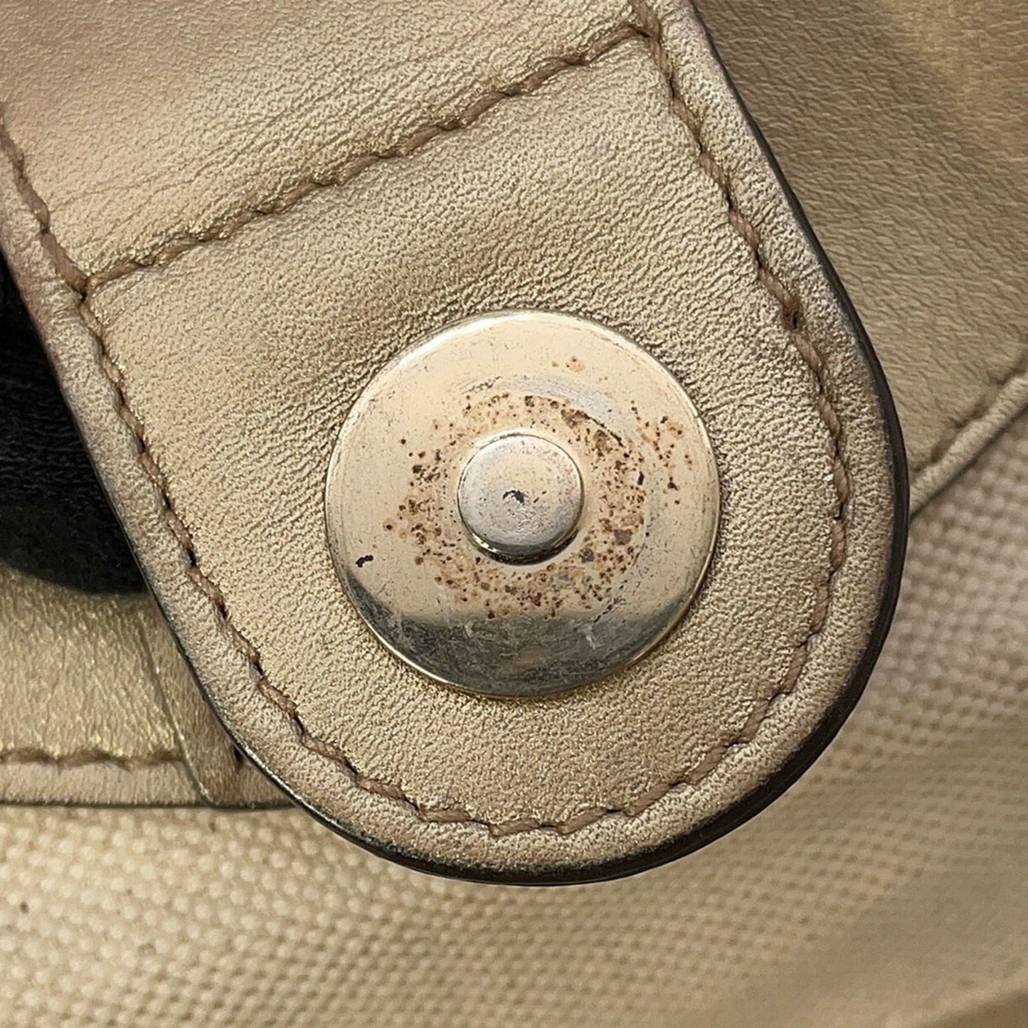 Gucci Sukey Beige Gold Leather Handbag ( )