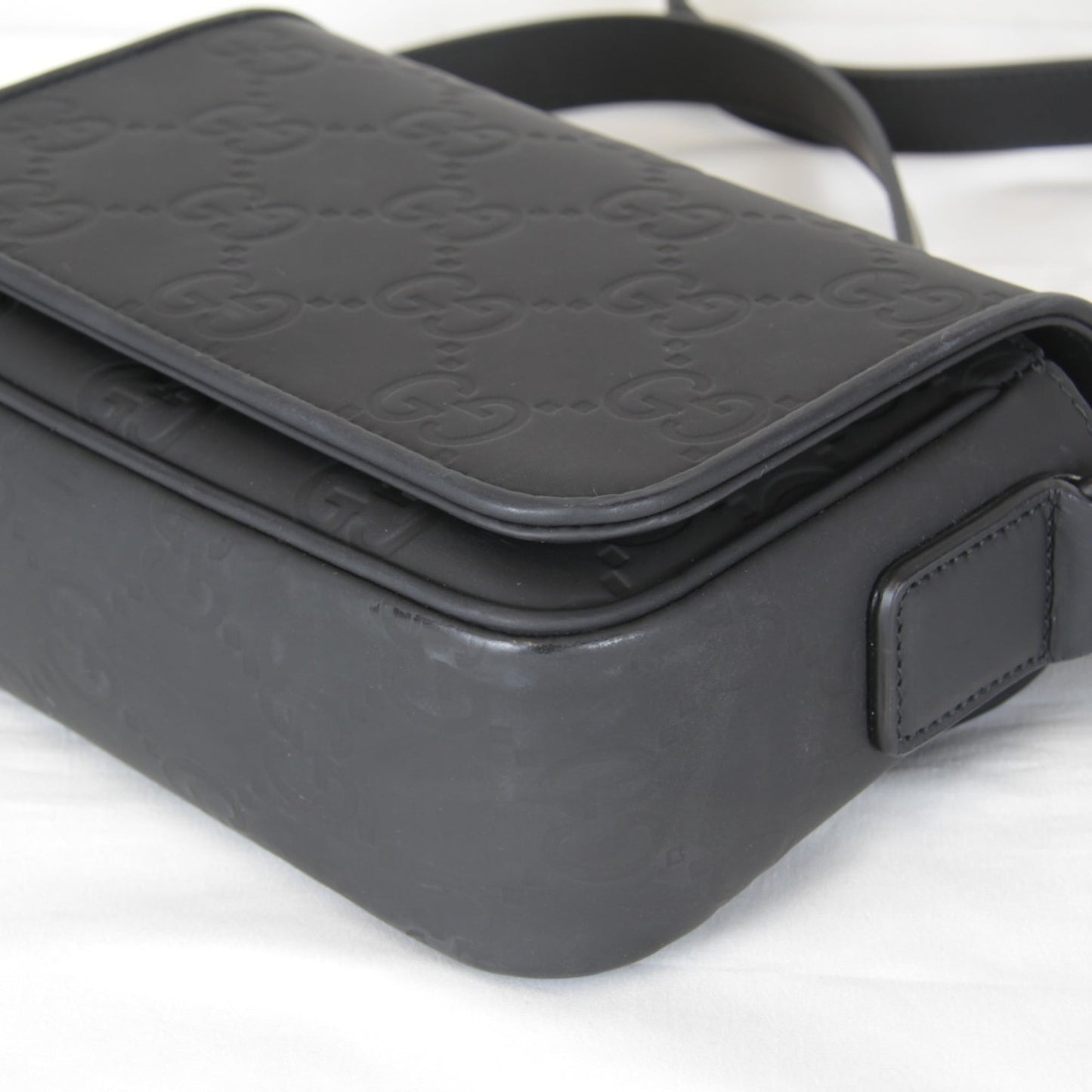 Gucci Black Rubber Shoulder Bag ( )