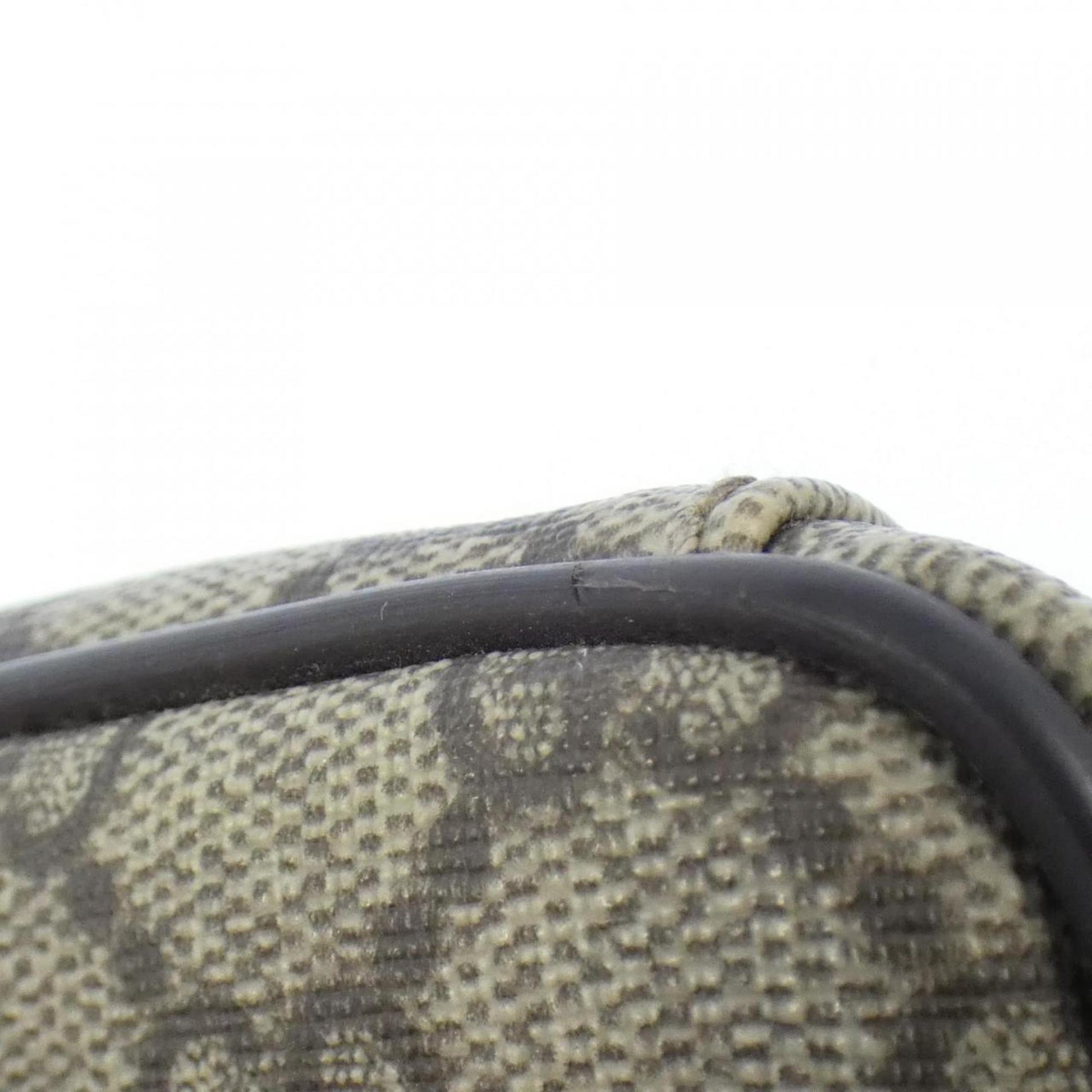 Gucci Leather Shoulder Bag