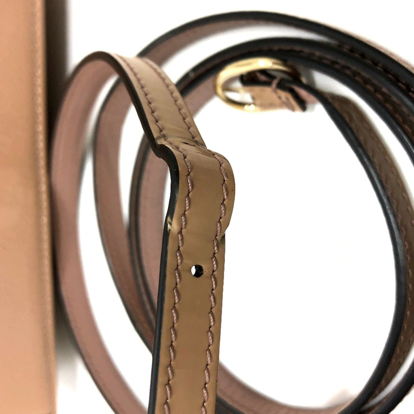 Gucci Beige Patent Leather Shoulder Bag ( )