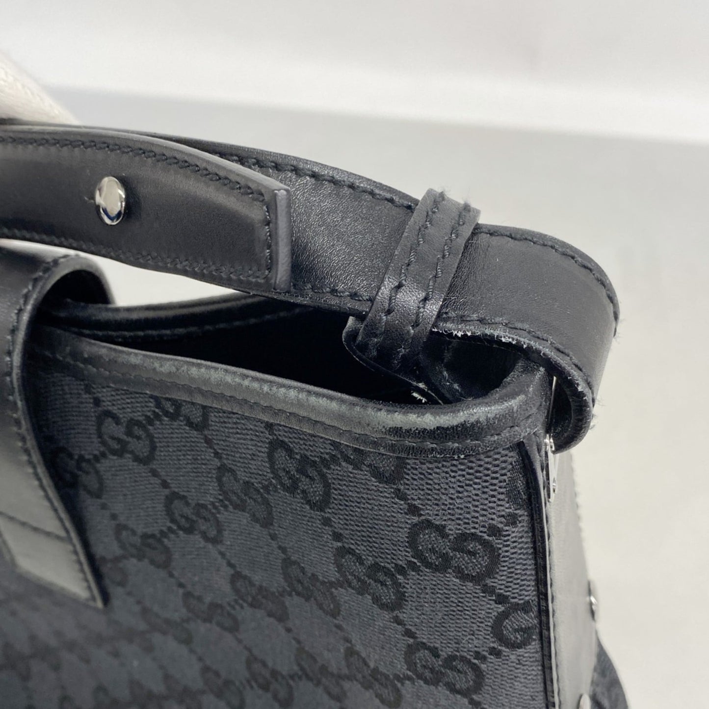 Gucci Black Gg Canvas Shoulder Bag ( )