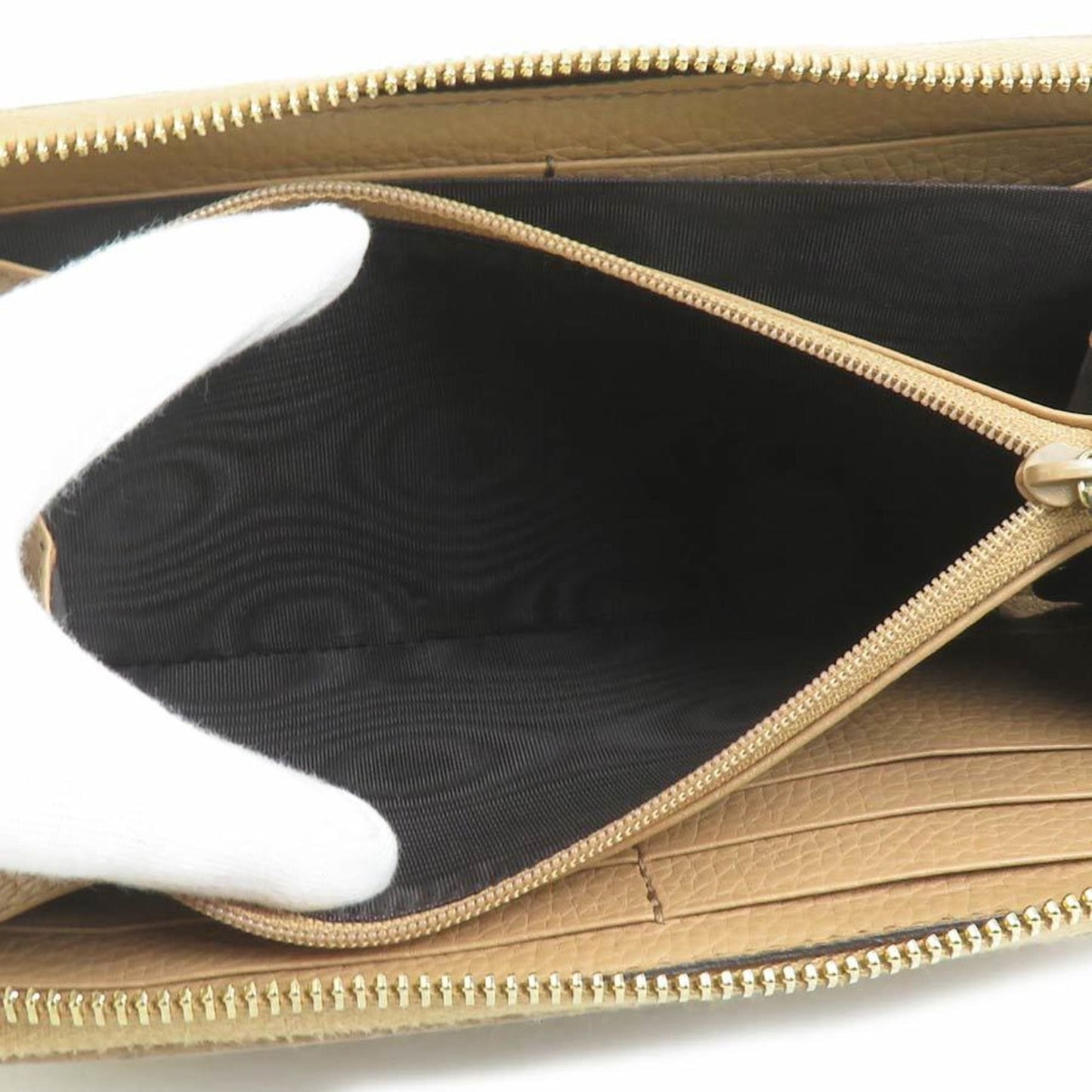 Gucci Beige Leather Long Wallet (Bi-Fold) ( )
