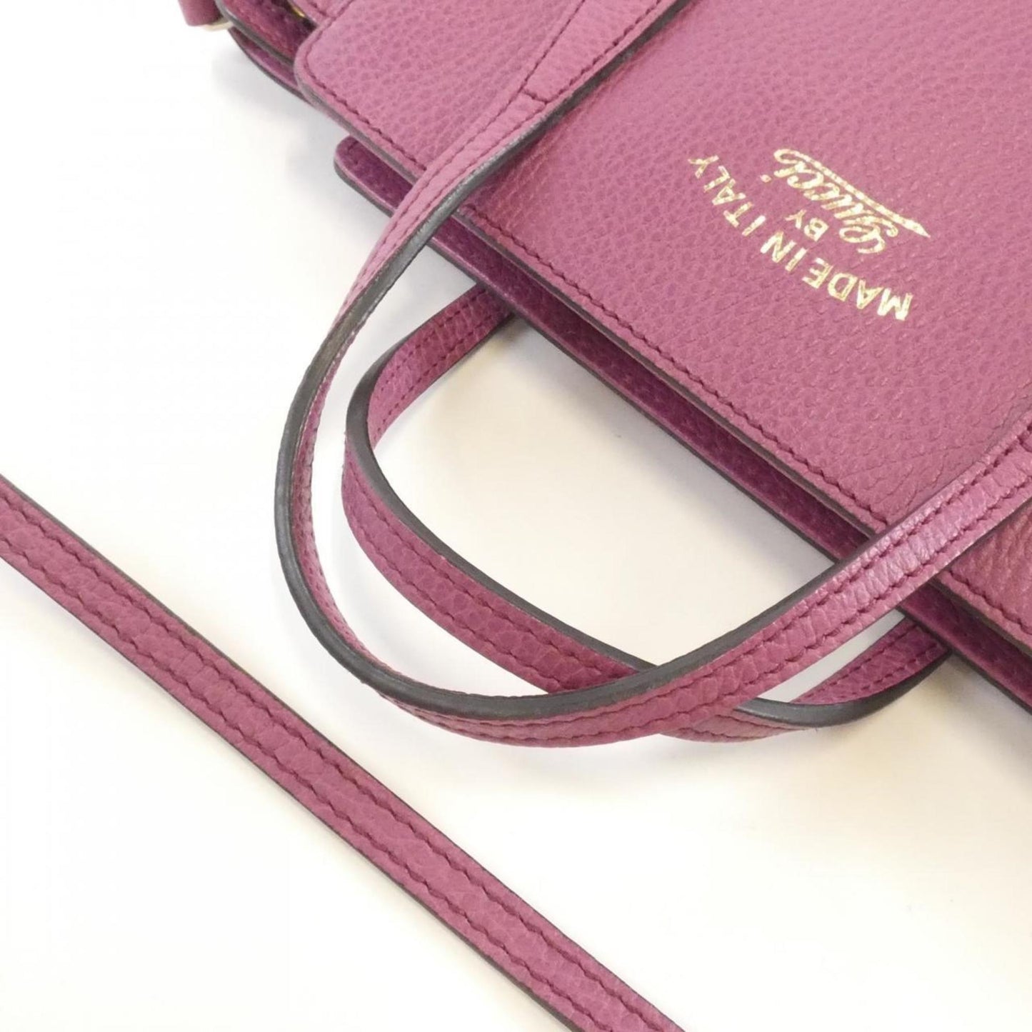 Gucci Gold Leather Handbag ( )