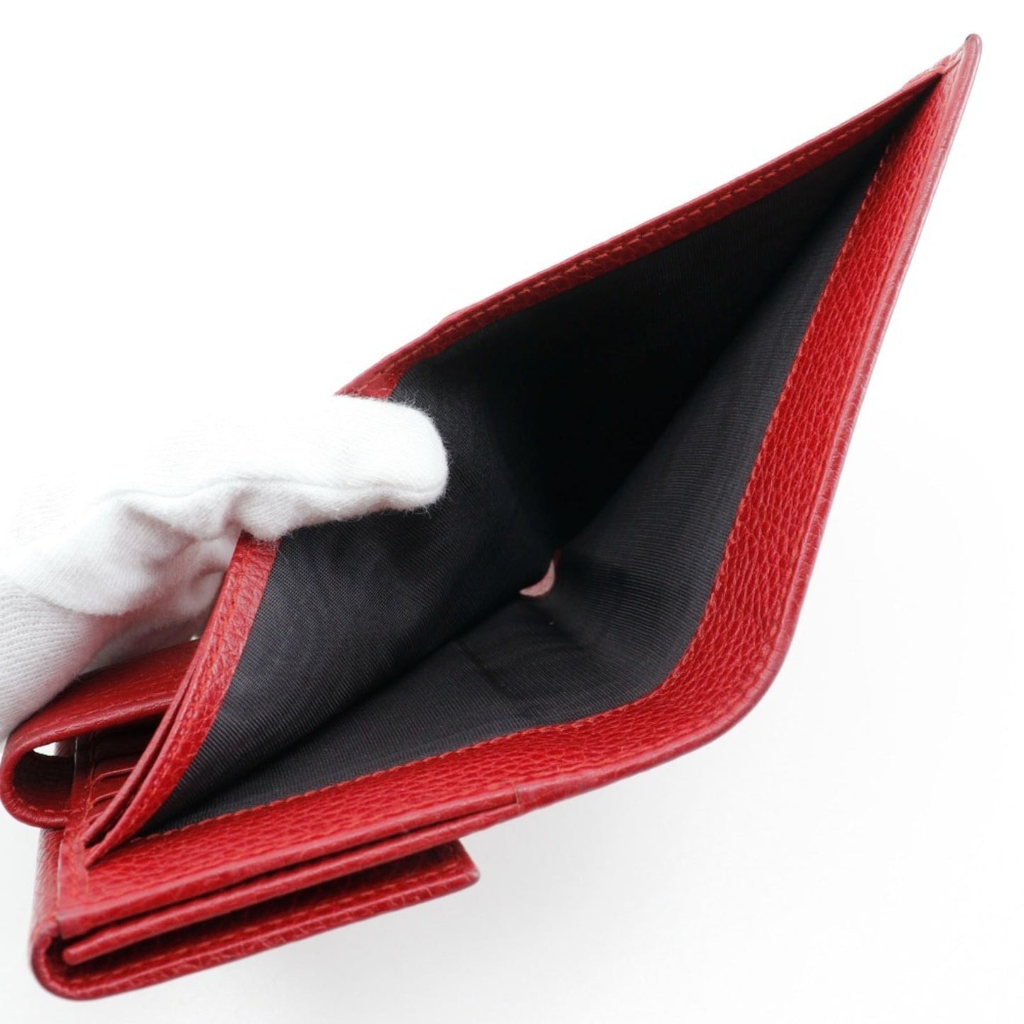 Gucci Red Color Leather Wallet (Bi-Fold) ( )