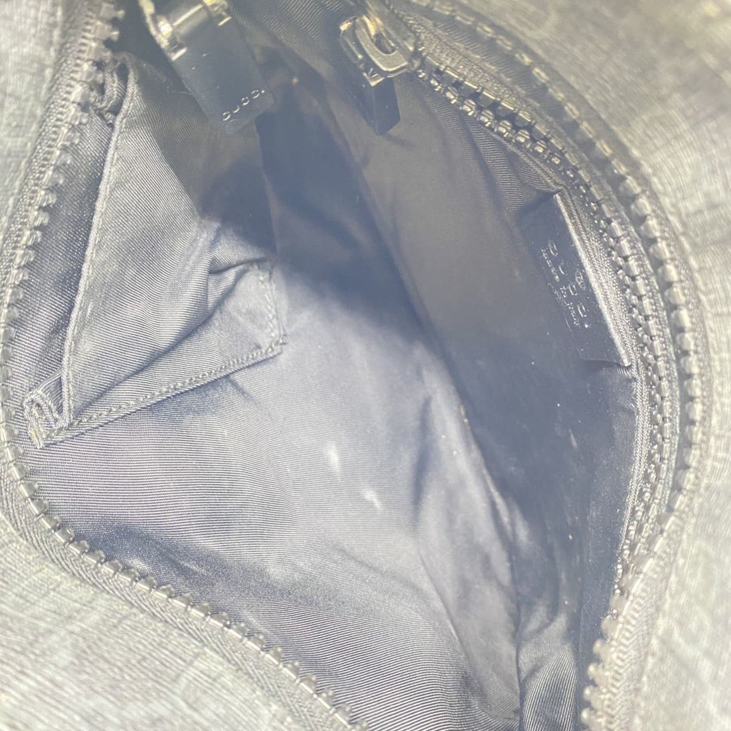 Gucci Black Gg Supreme Shoulder Bag ( )