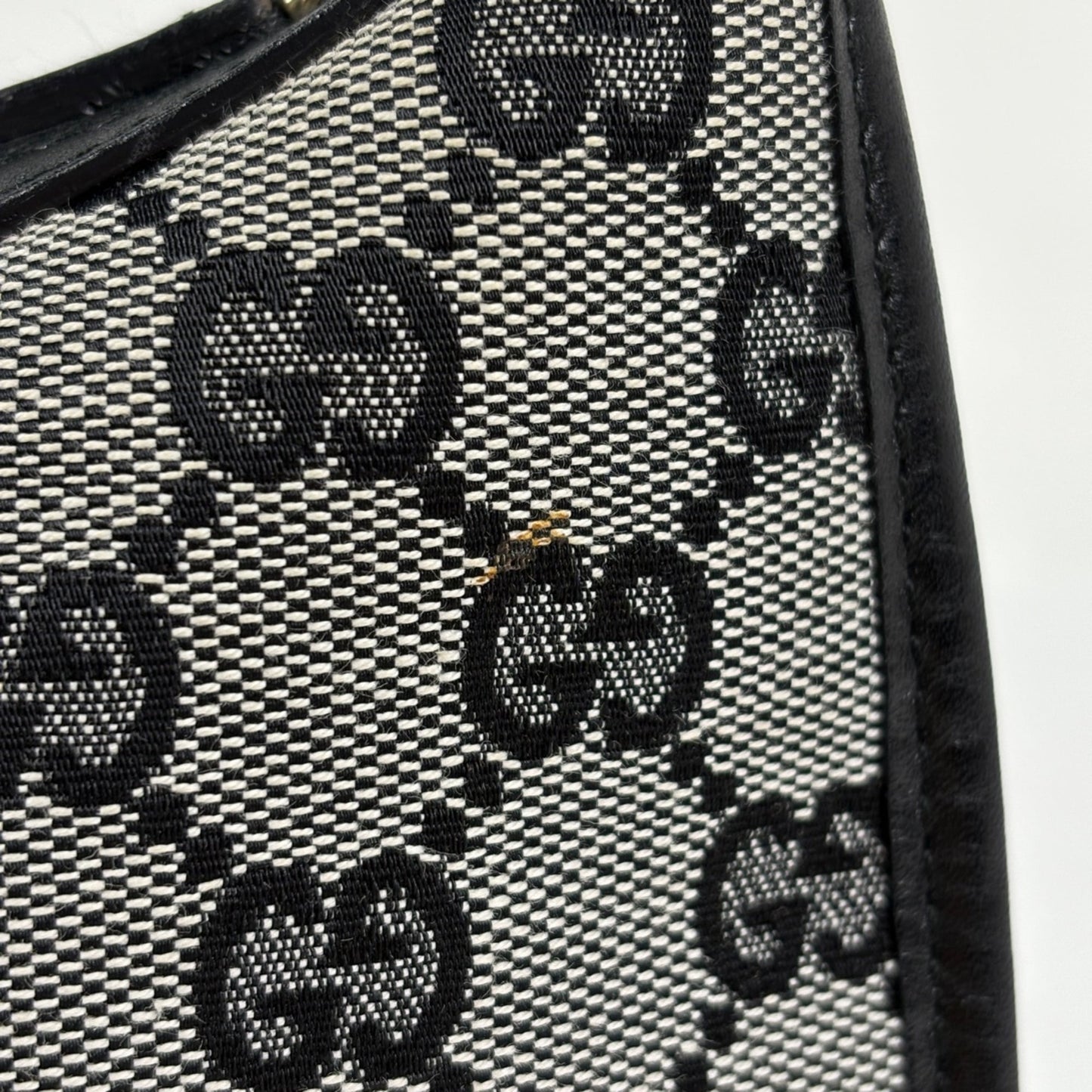 Gucci Black Gg Canvas Leather Shoulder Bag ( )