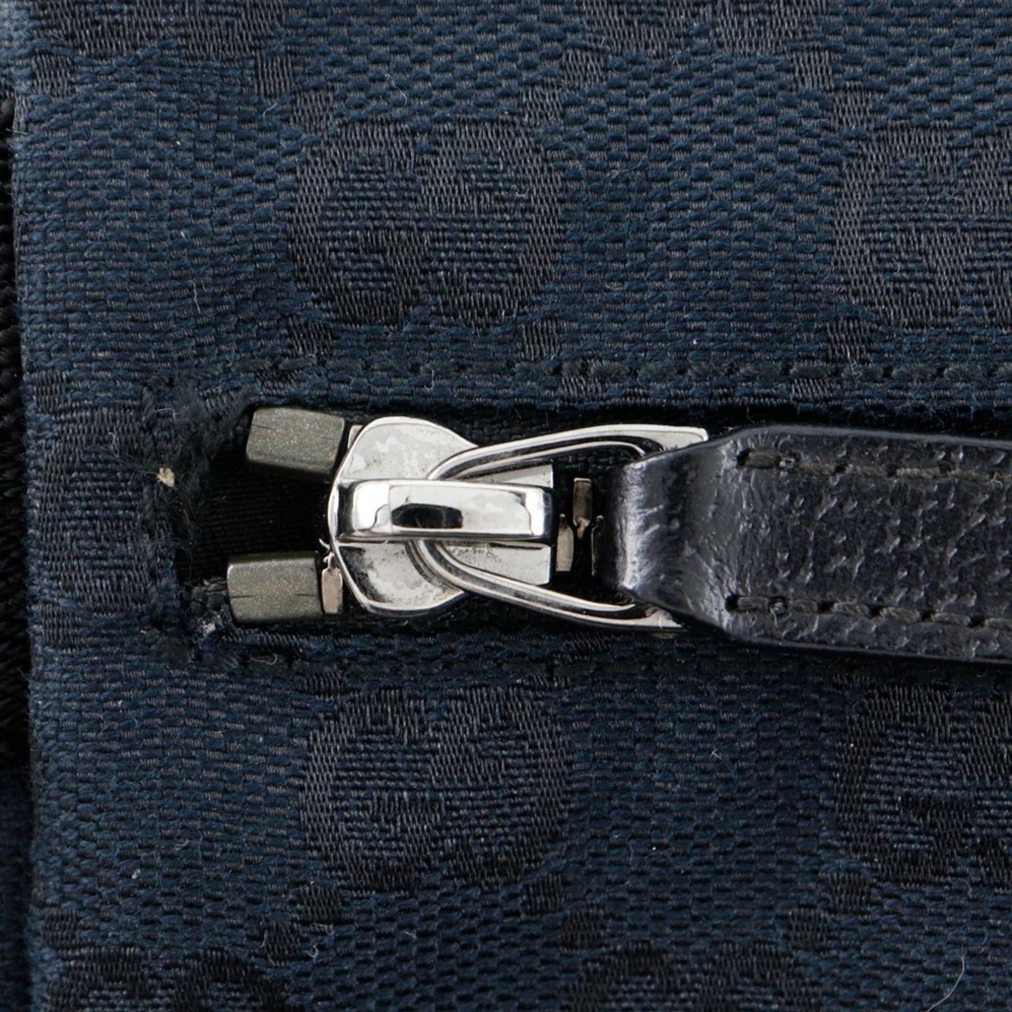 Gucci Gg Canvas Black Gg Canvas Sling Bag ( )