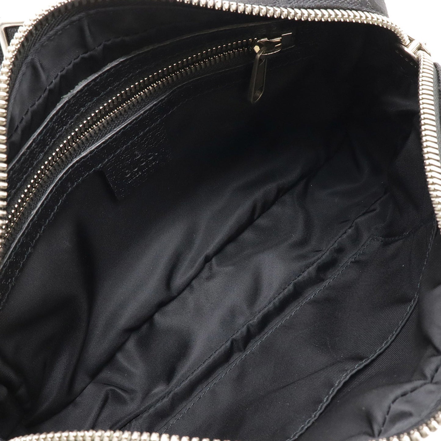 Gucci Black Nylon Canvas Leather Sling Bag ( )