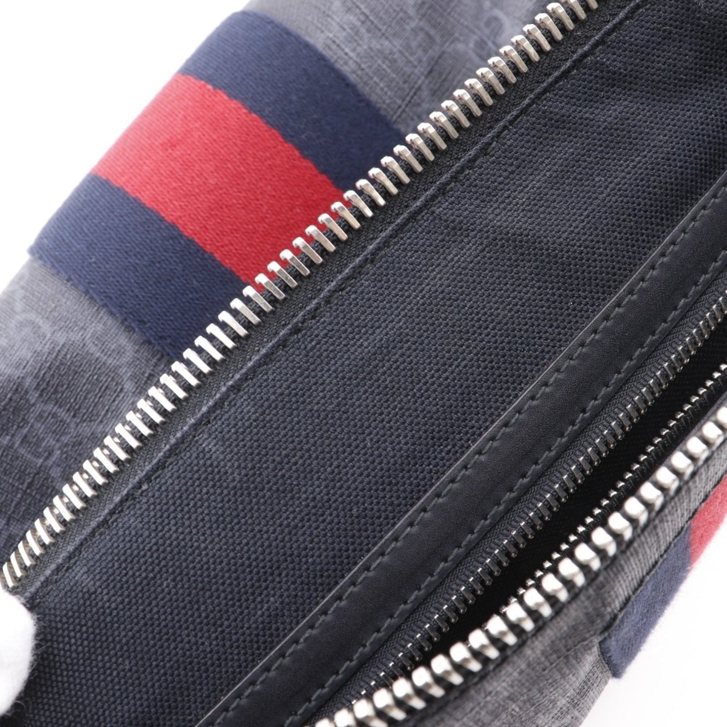 Gucci Black Gg Supreme Messenger Bag Shoulder Bag ( )