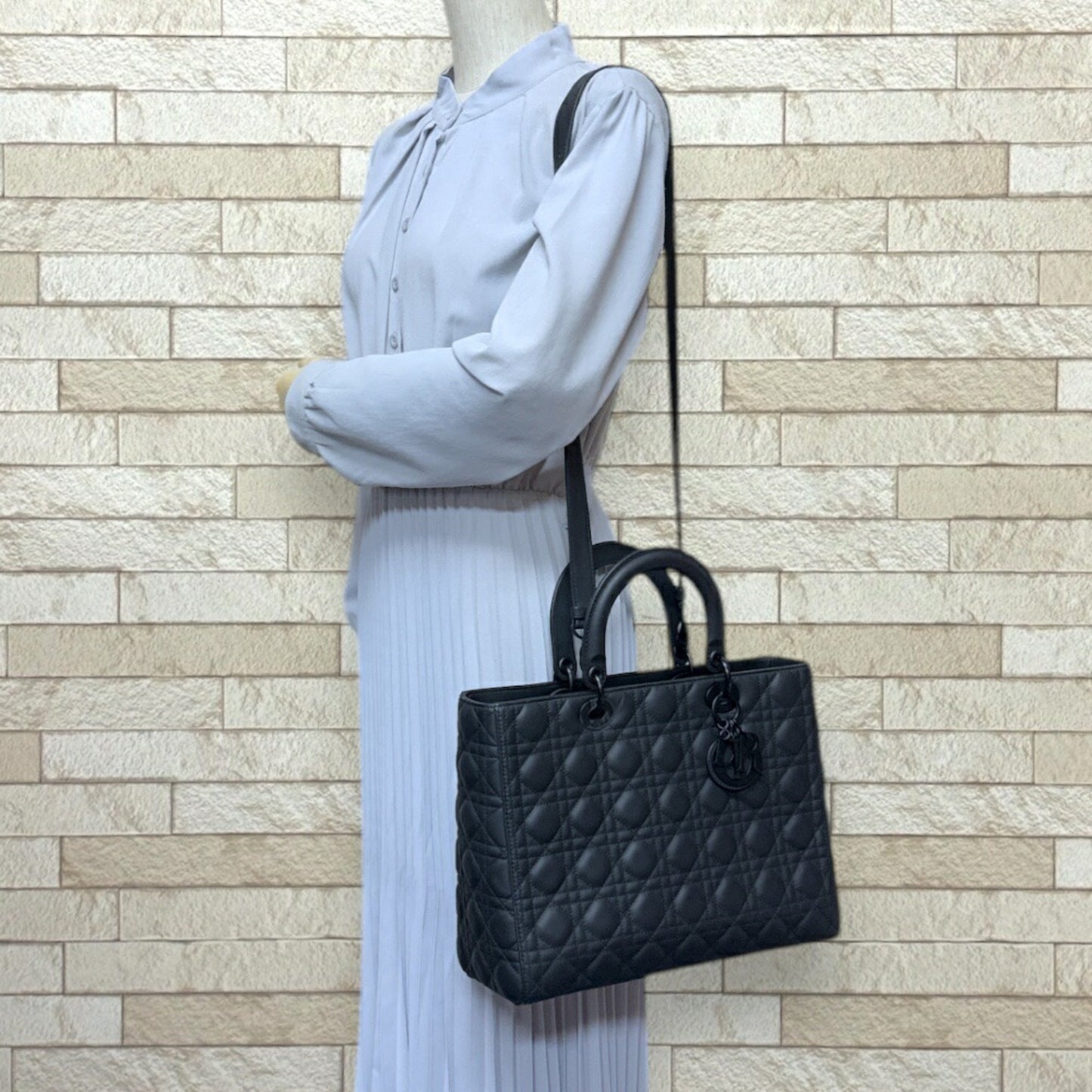 Christian Dior Lady Dior Black Leather Shoulder Bag ()