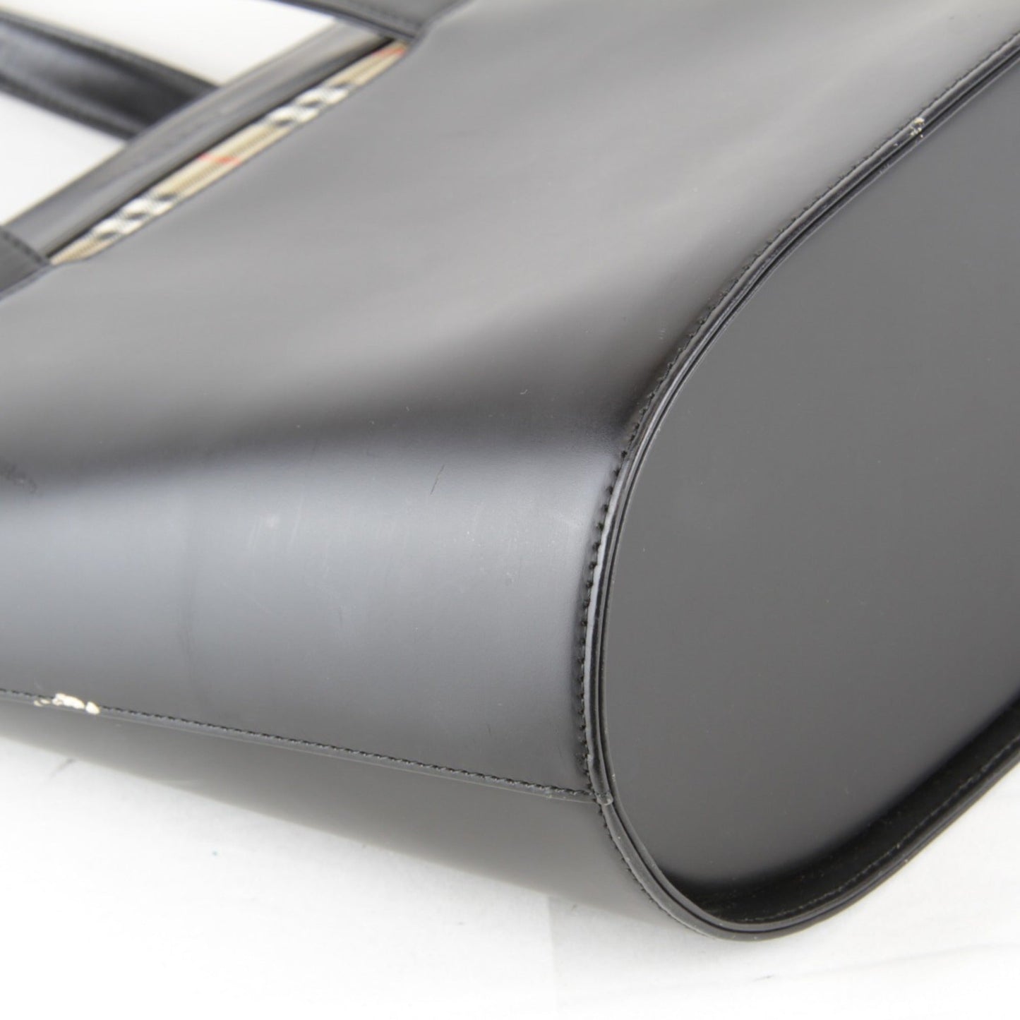 Burberry Black Leather Handbag ( )
