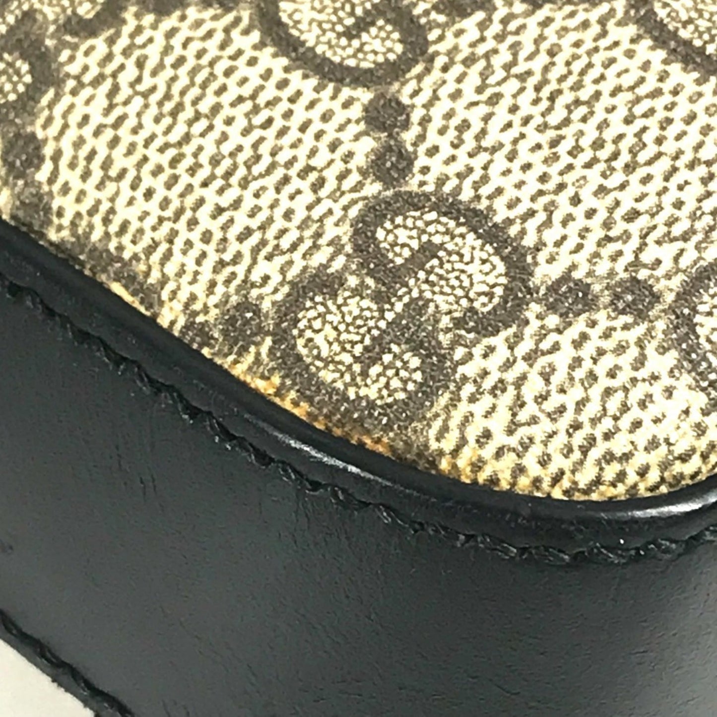Gucci Beige Black Gg Supreme Leather Messenger Bag Shoulder Bag ( )