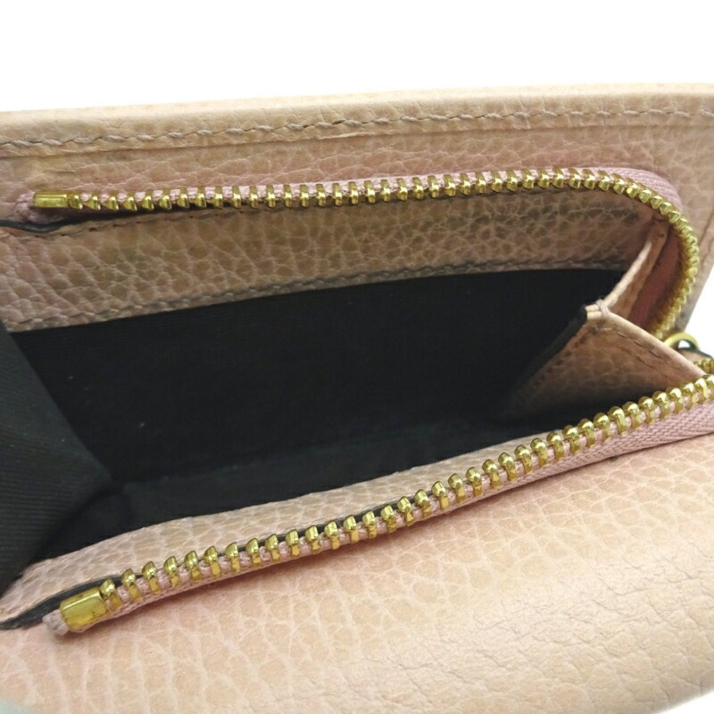 Gucci Pink Leather Wallet (Tri-Fold) ( )