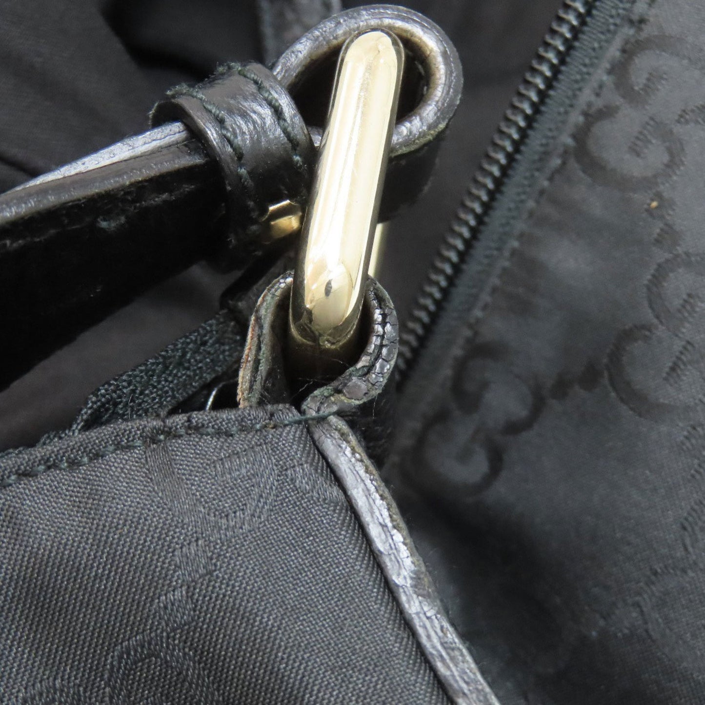 Gucci Black Nylon Shoulder Bag ( )