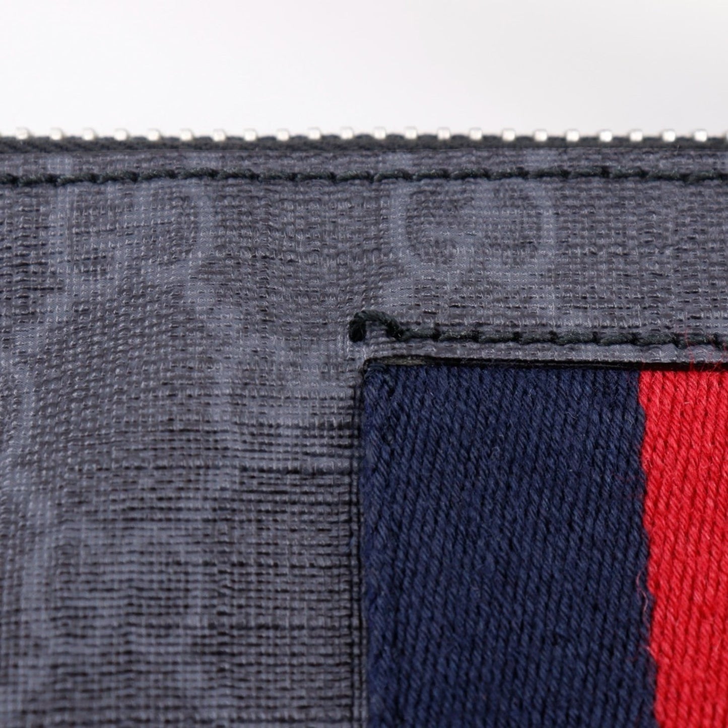 Gucci Black Gg Supreme Messenger Bag Shoulder Bag ( )