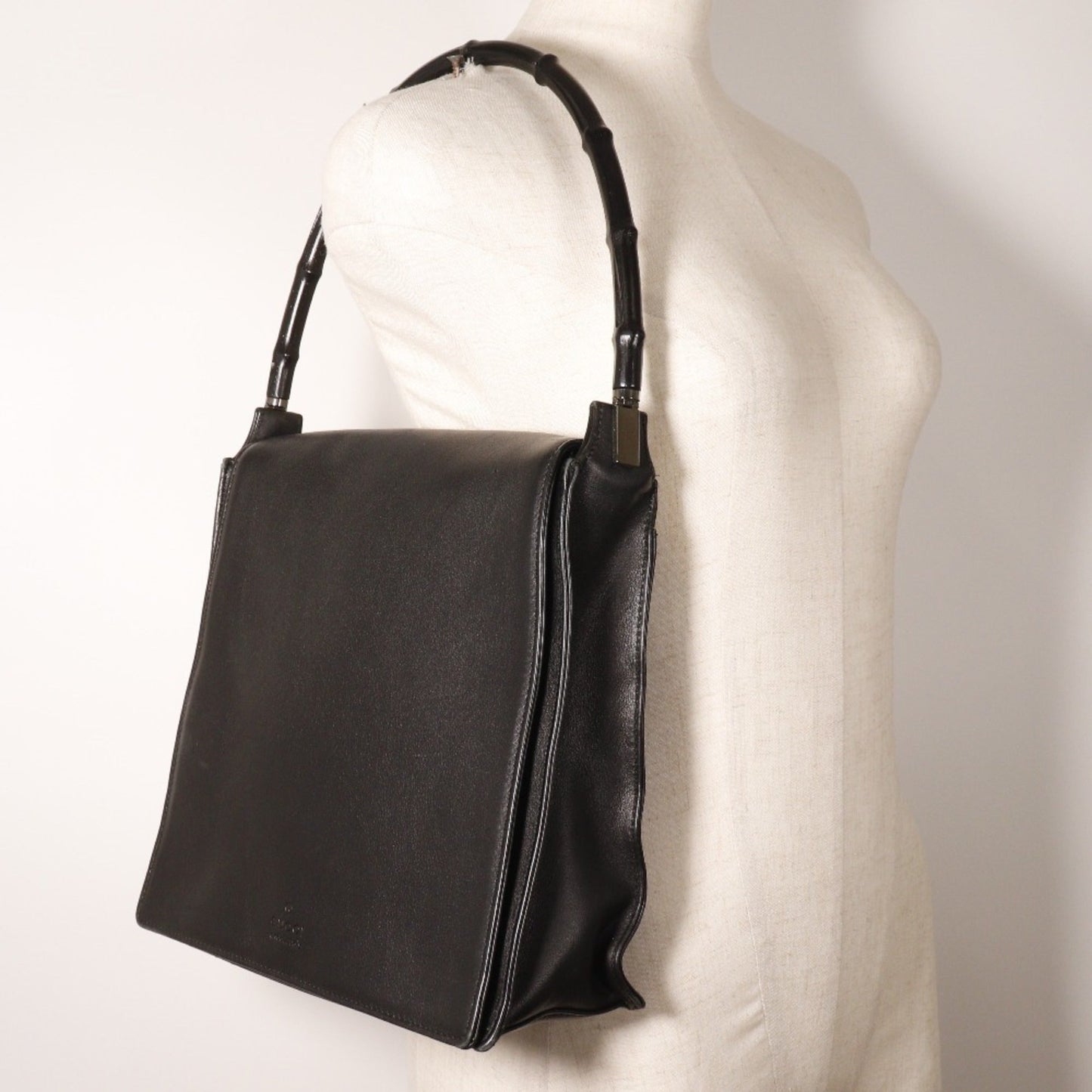 Gucci Black Leather Shoulder Bag ( )