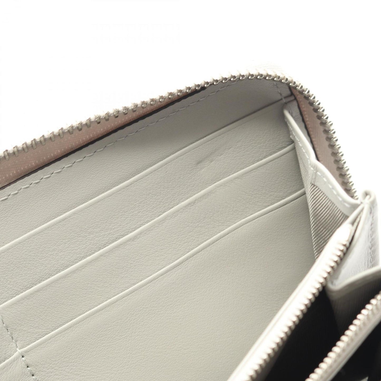 Gucci Gray Leather Long Wallet (Bi-Fold) ( )