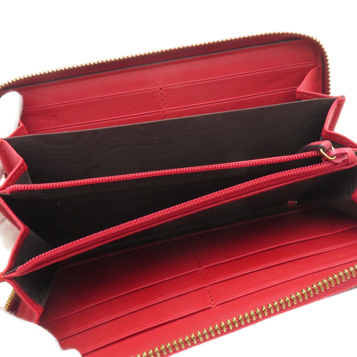 Gucci Red Color Leather Long Wallet (Bi-Fold) ( )