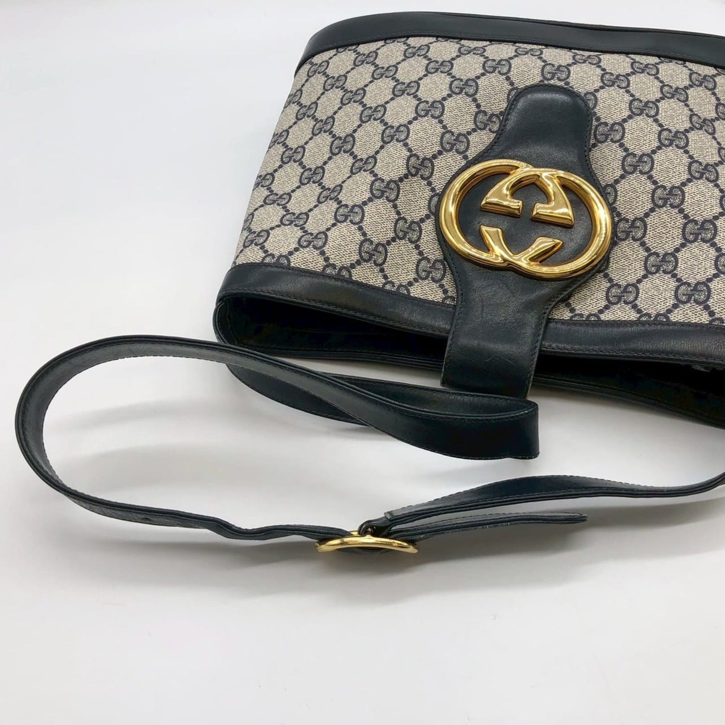 Gucci Navy Gg Supreme Shoulder Bag ( )
