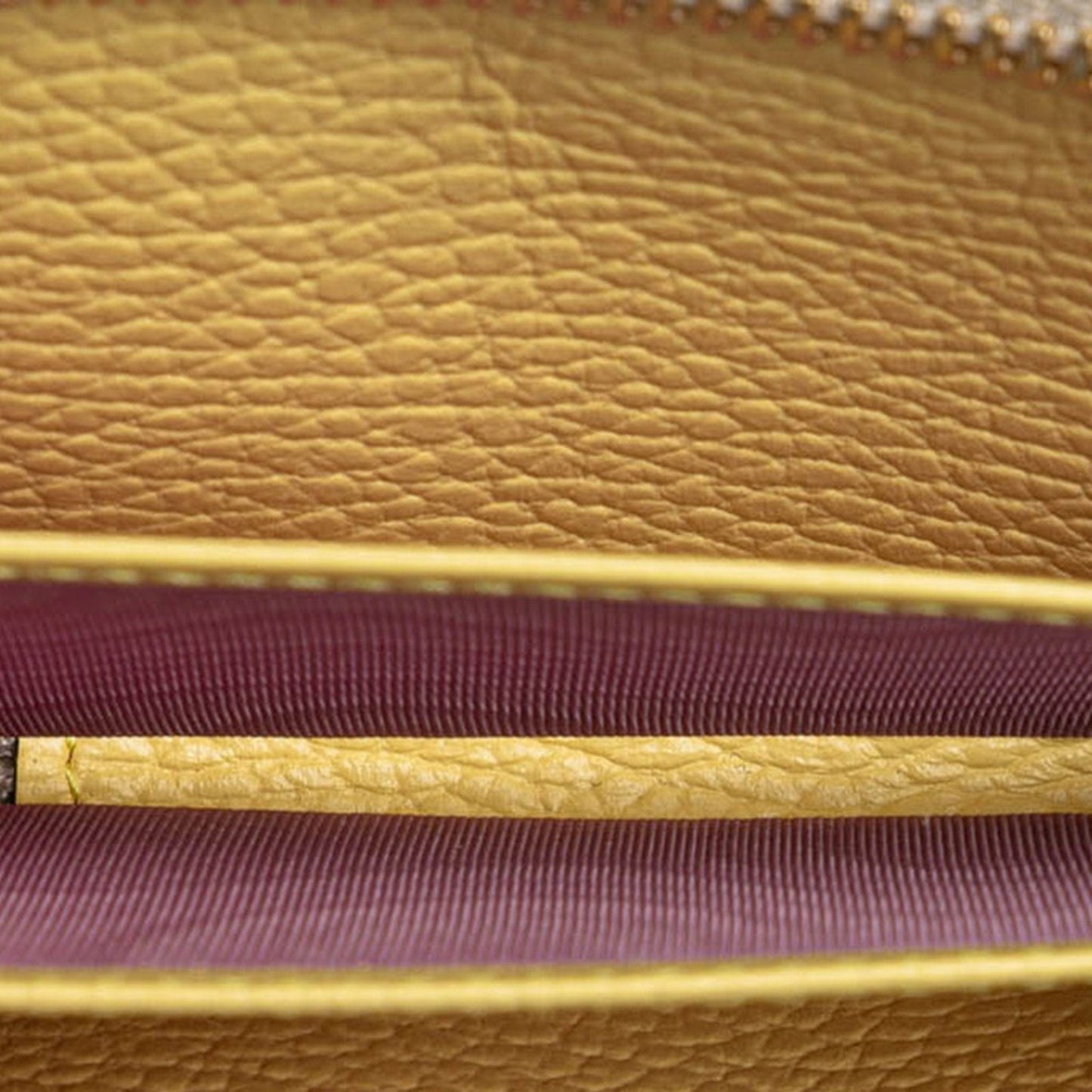 Gucci Gold Beige Leather Coin Purse/Coin Case ( )