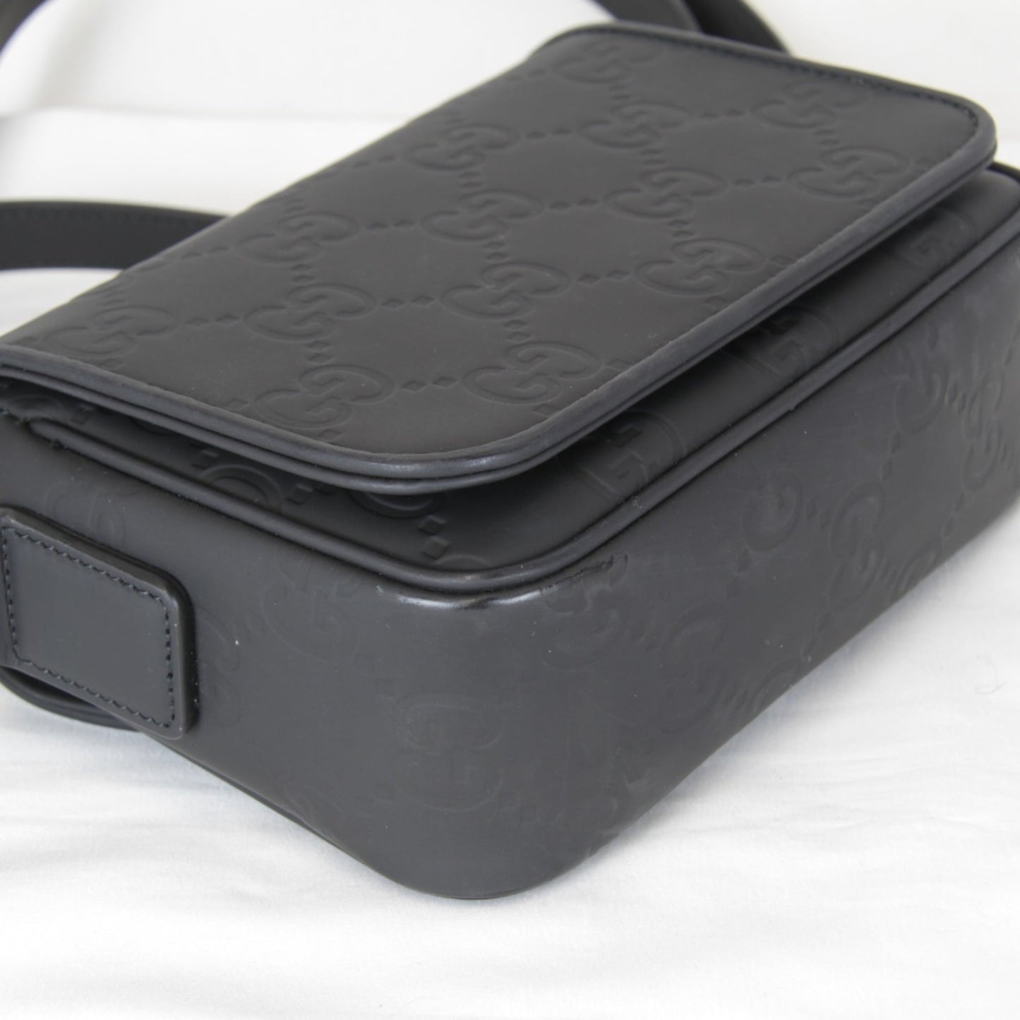 Gucci Black Rubber Shoulder Bag ( )
