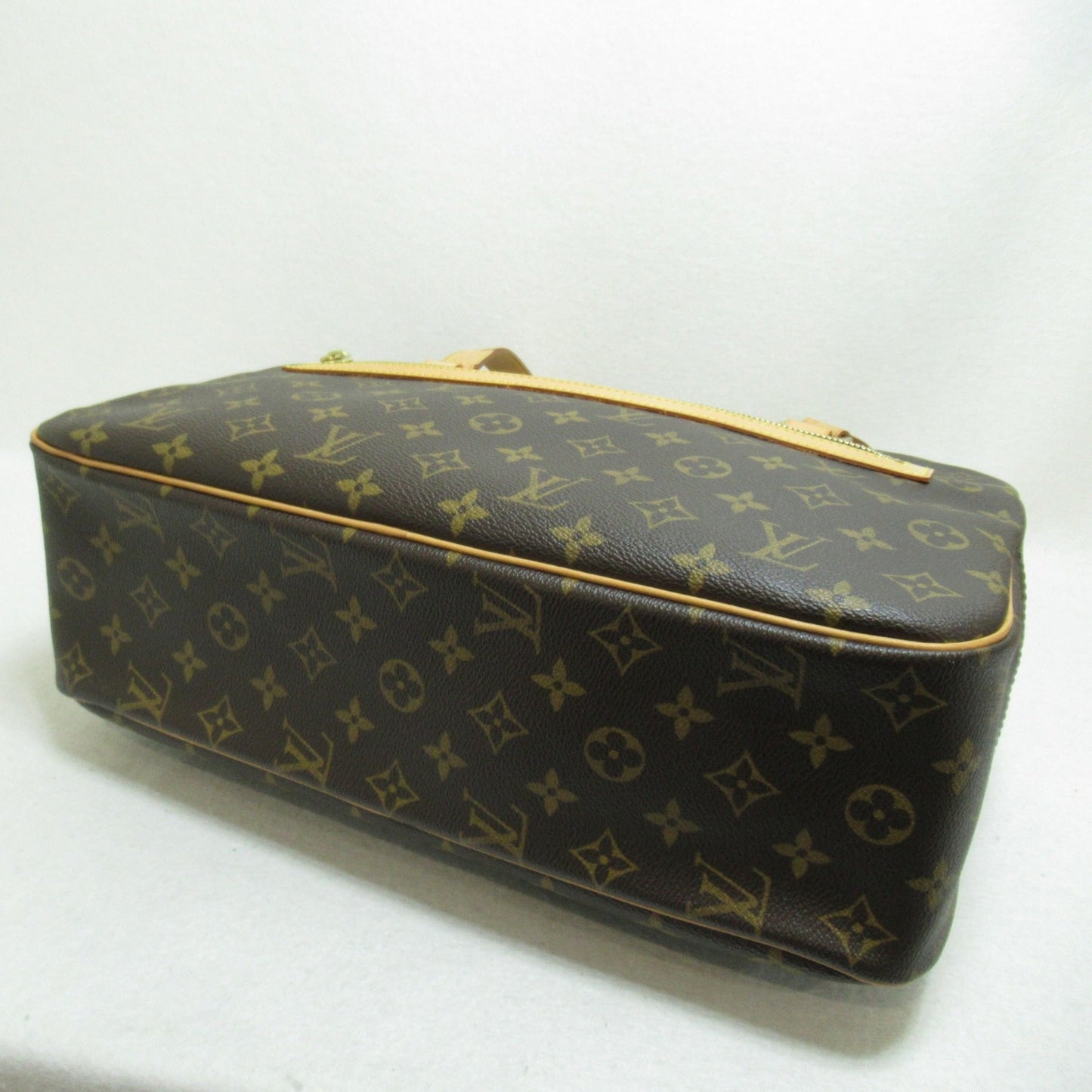 LOUIS VUITTON Cite GM Brown Monogram PVC coated canvas M51181