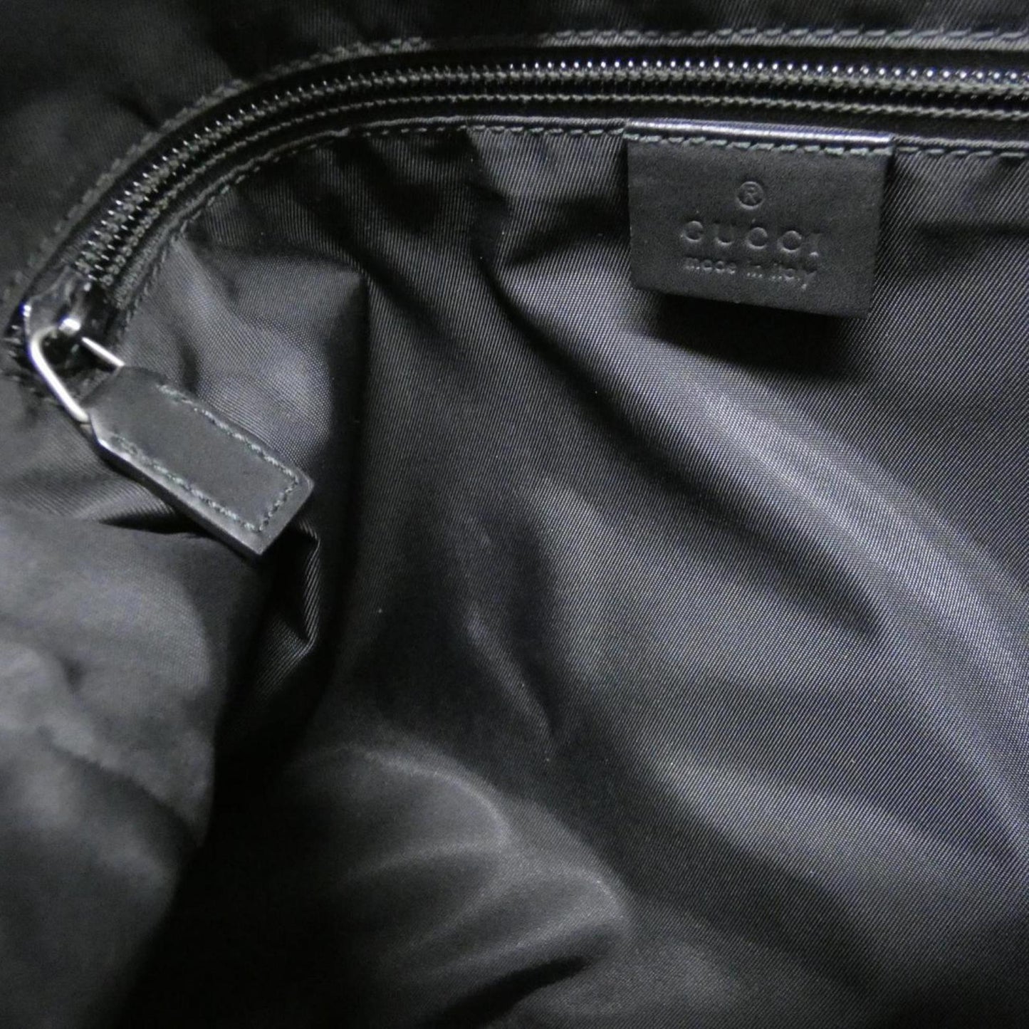 Gucci Beige Black Gg Supreme Shoulder Bag ( )