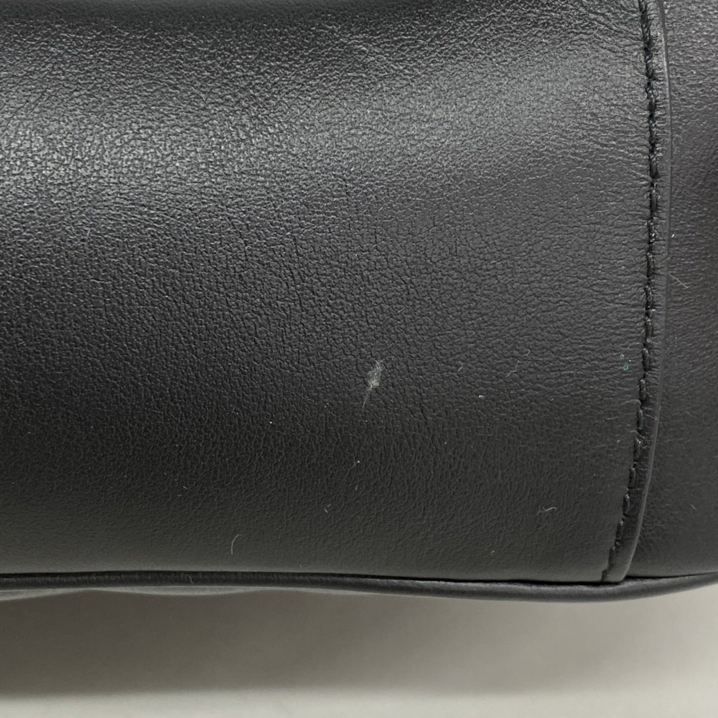 Gucci Black Leather Shoulder Bag ( )