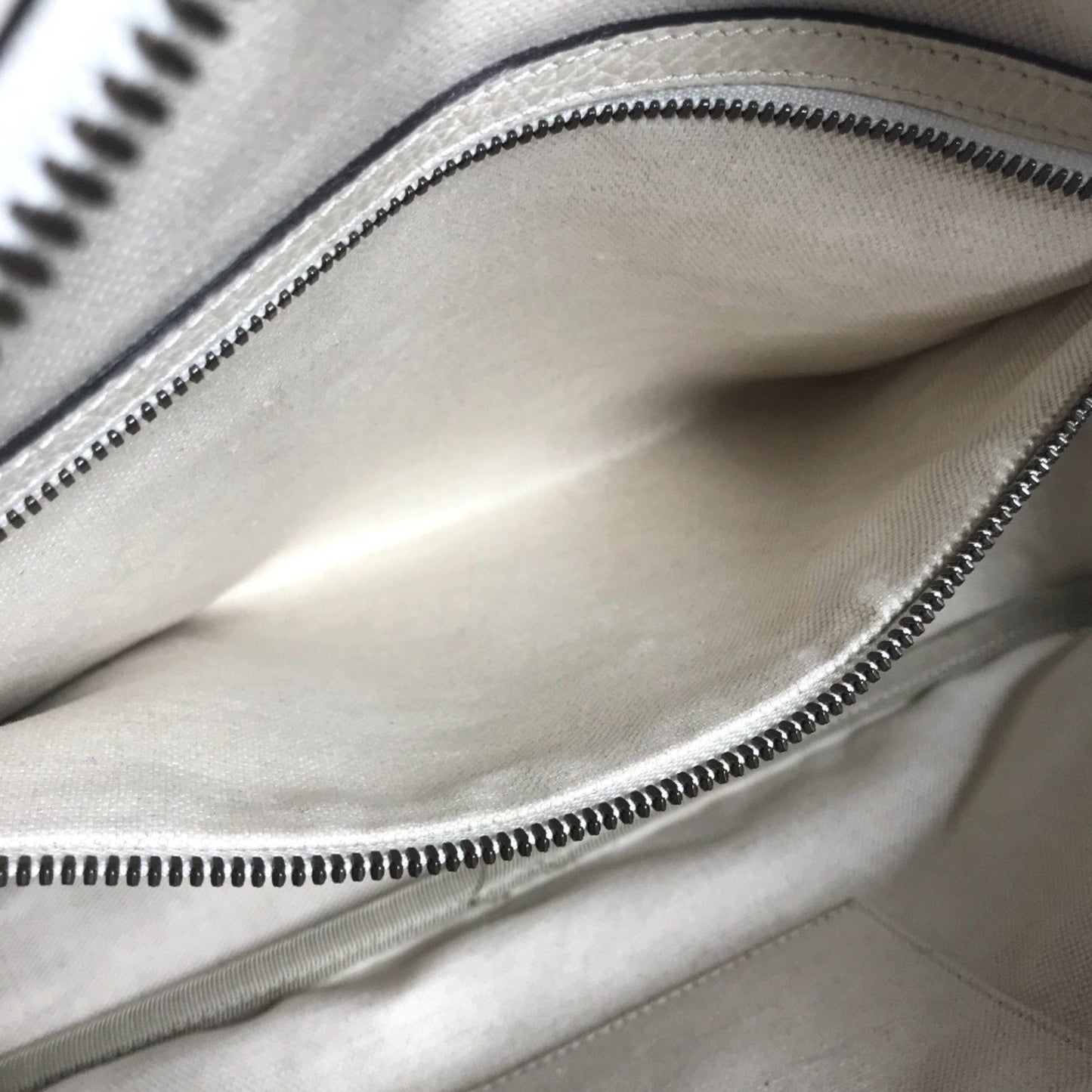 Gucci White Leather Messenger Bag Shoulder Bag ( )