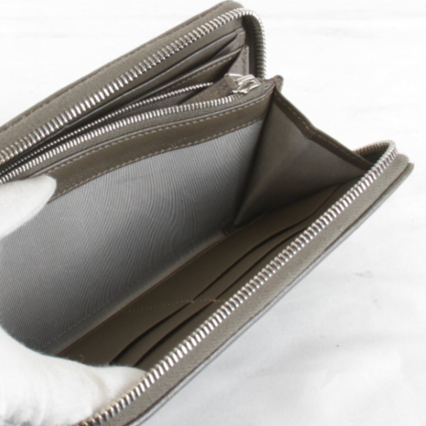 Gucci Brown Leather Long Wallet (Bi-Fold) ( )