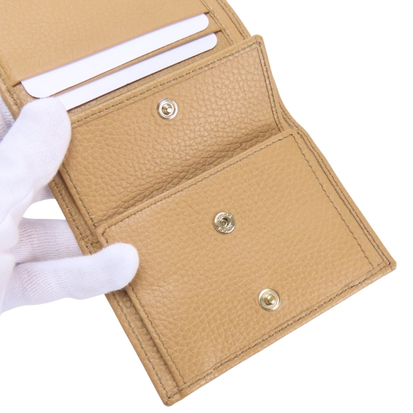 Gucci Beige Leather Wallet (Tri-Fold) ( )