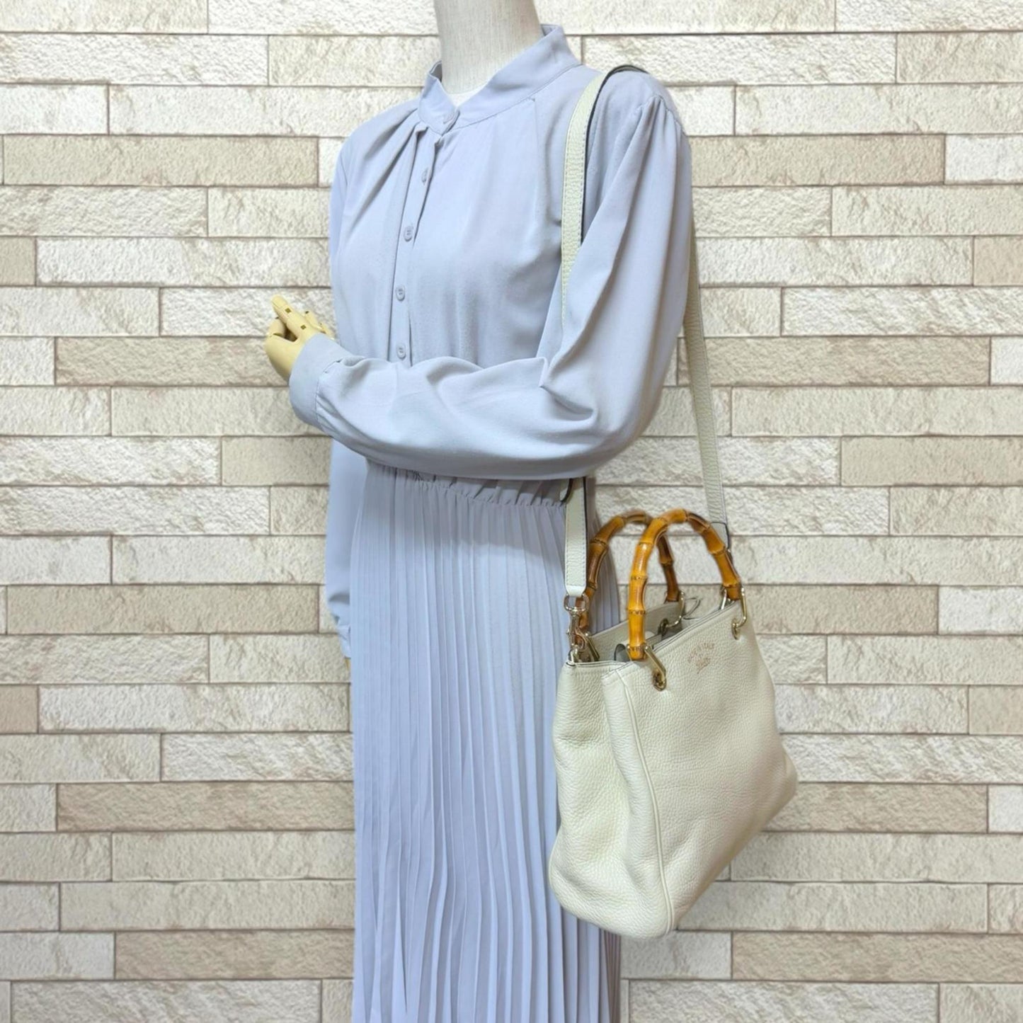 Gucci Ivory White Bamboo Shoulder Bag ( )